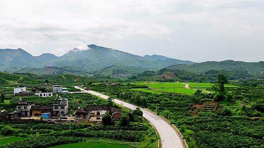 4K平摄航拍桂林山水甲天下视频的预览图