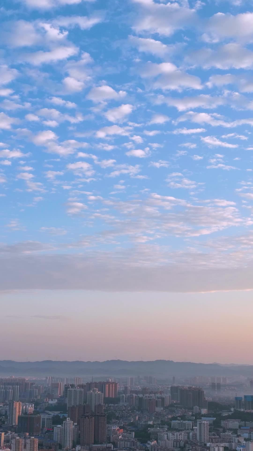 竖屏航拍南宁城市风光视频的预览图