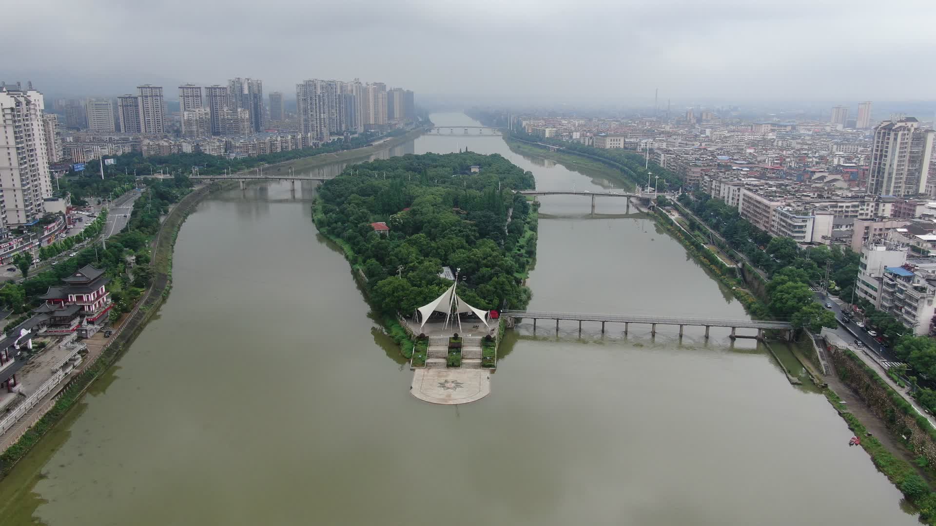 旅游景区湖南湘乡市碧洲公园航拍视频的预览图