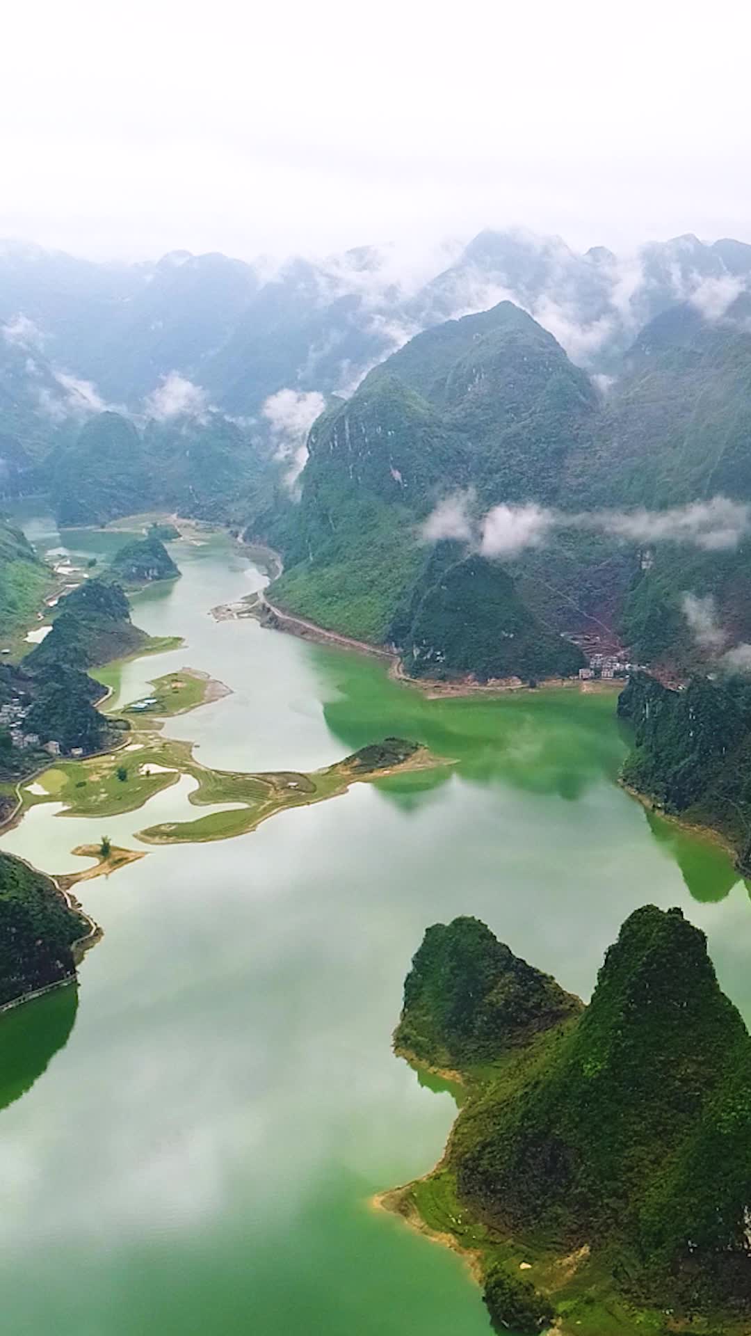 竖屏航拍百色浩坤湖视频的预览图