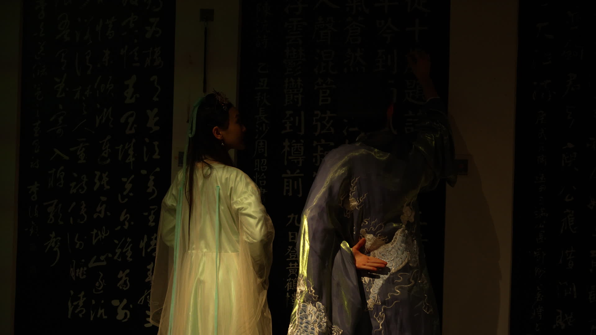 武汉夜上黄鹤楼表演视频的预览图