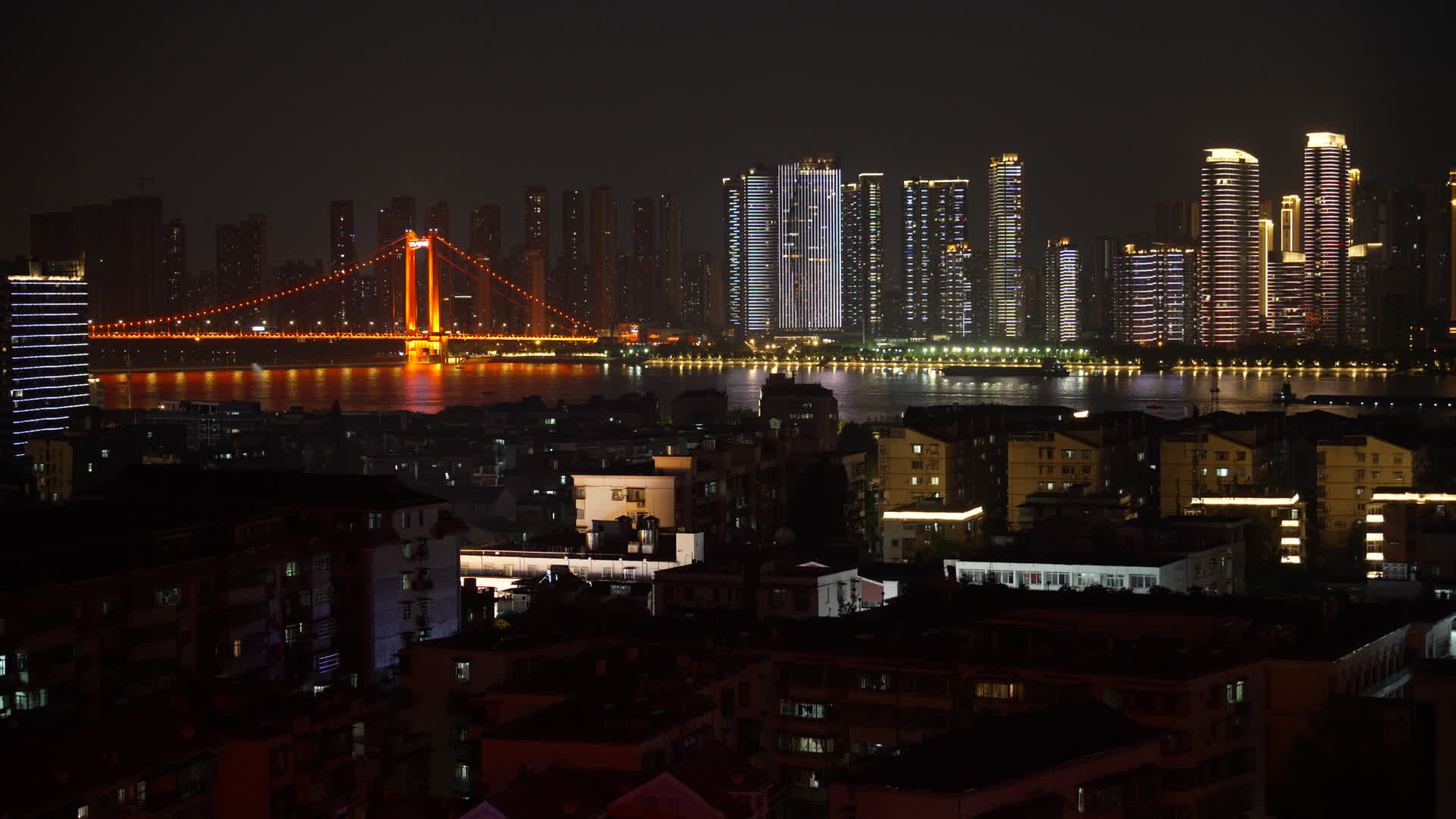 武汉长江大桥夜景视频的预览图