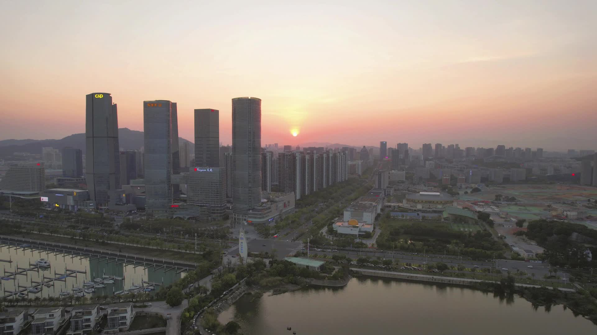 厦门航拍城市日落景观视频的预览图