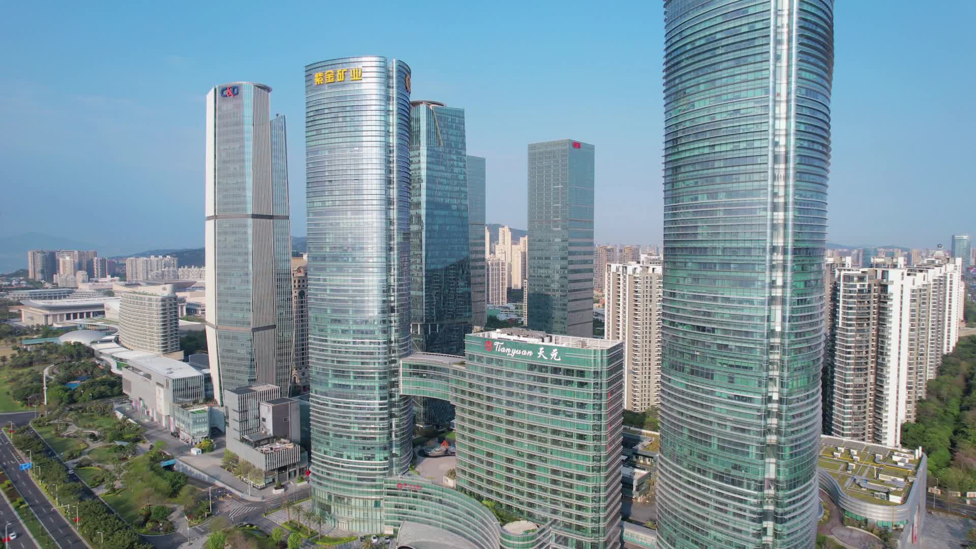 厦门航拍观音山金融区建筑风光视频的预览图