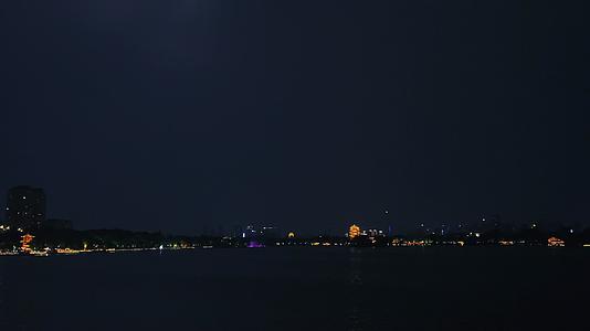 大明湖的闪电视频的预览图