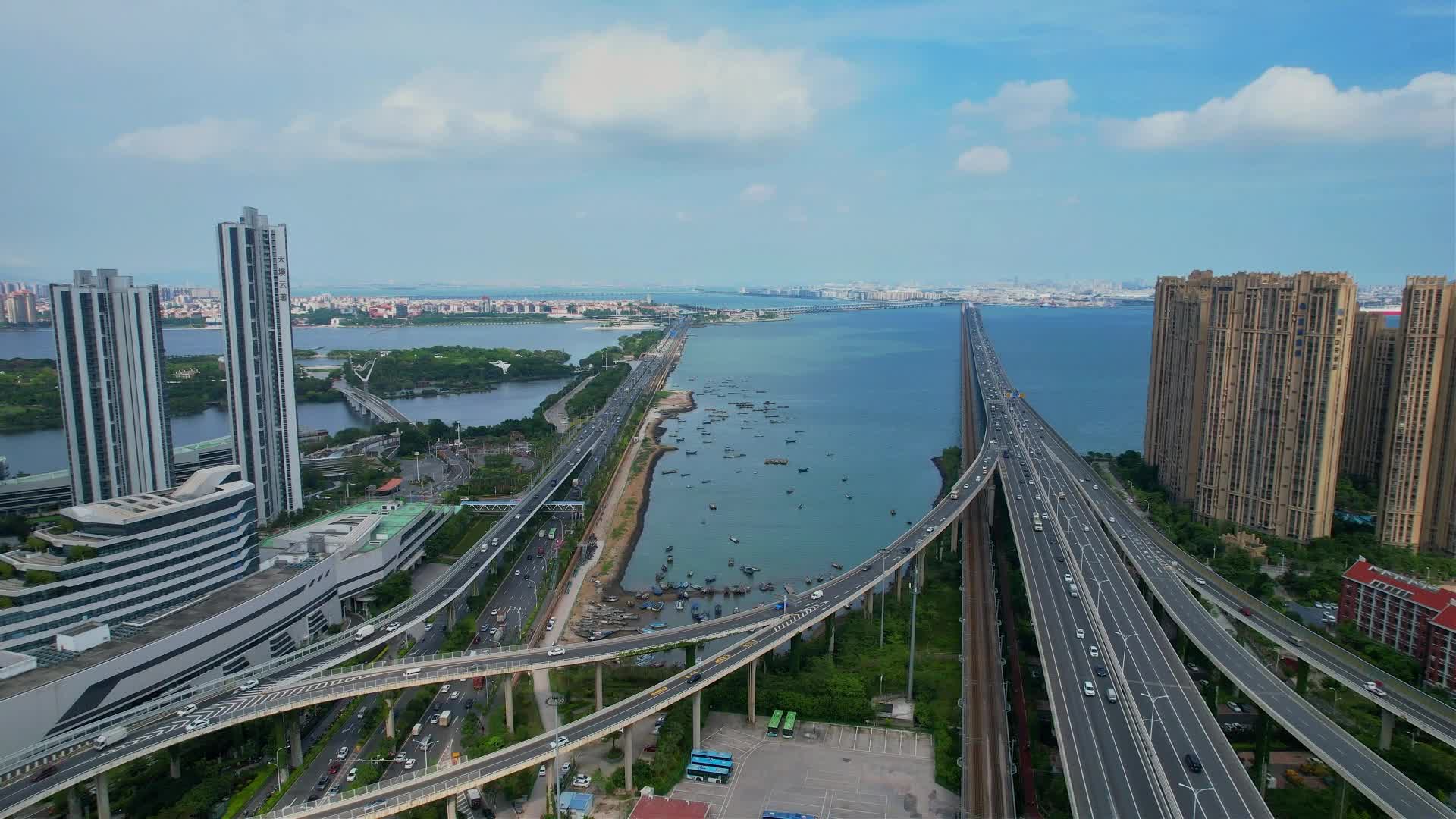 厦门航拍集美立交桥建筑景观视频的预览图