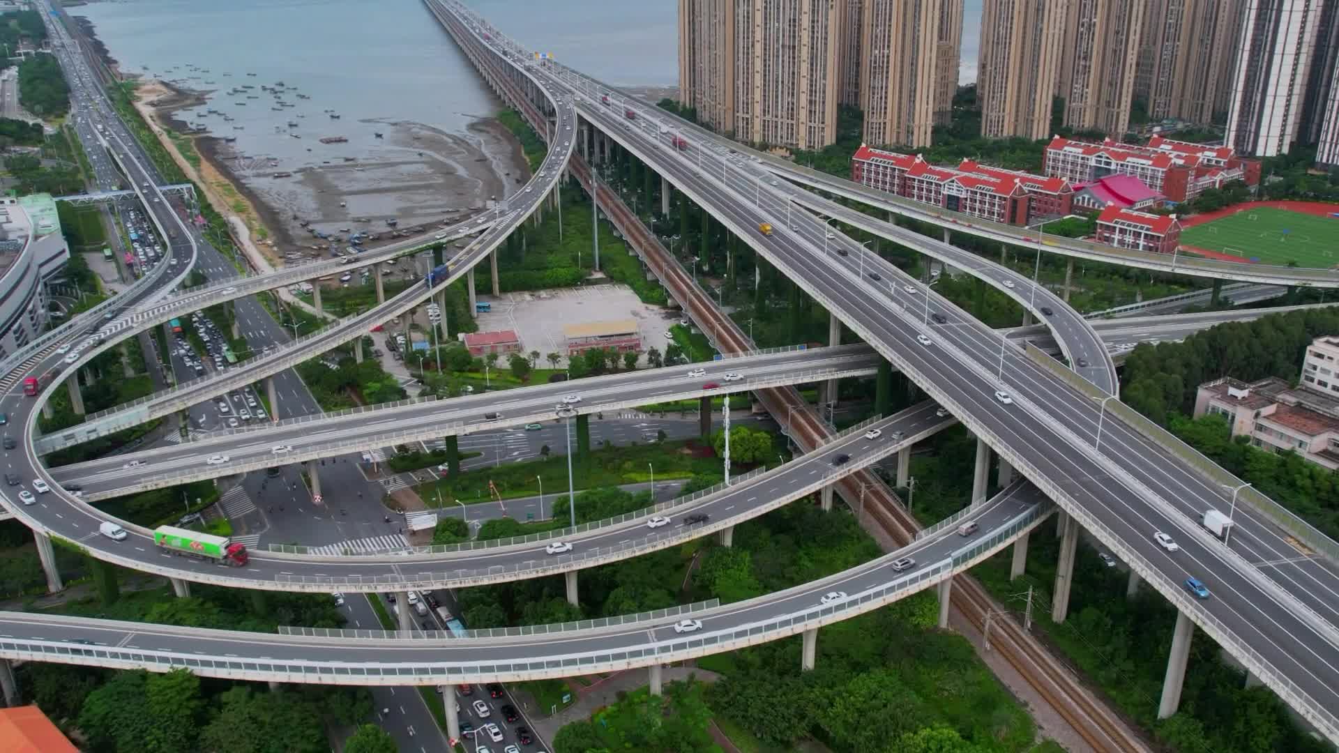 厦门航拍集美立交桥建筑风光视频的预览图