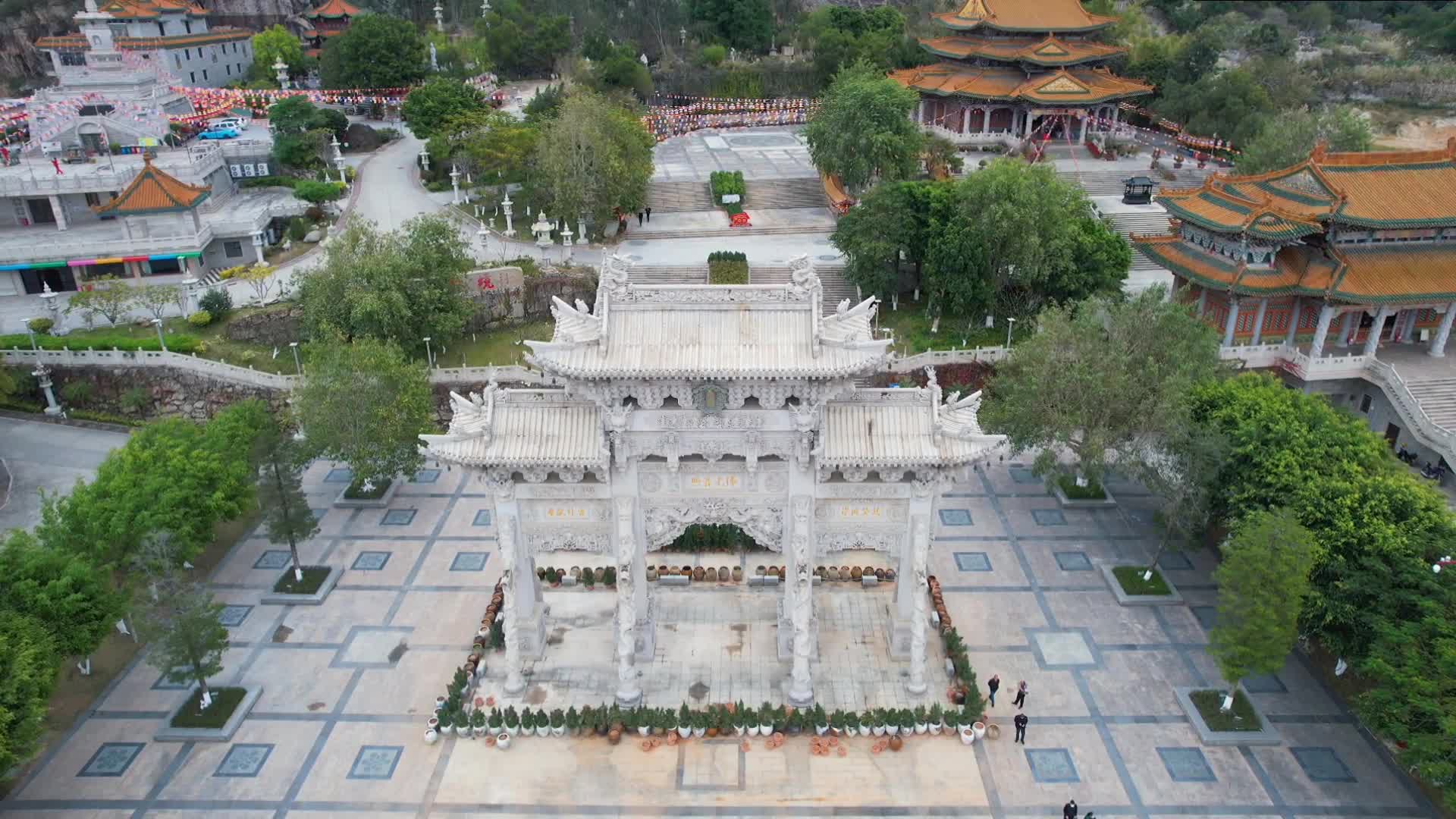 厦门航拍同安梅山寺建筑景观视频的预览图