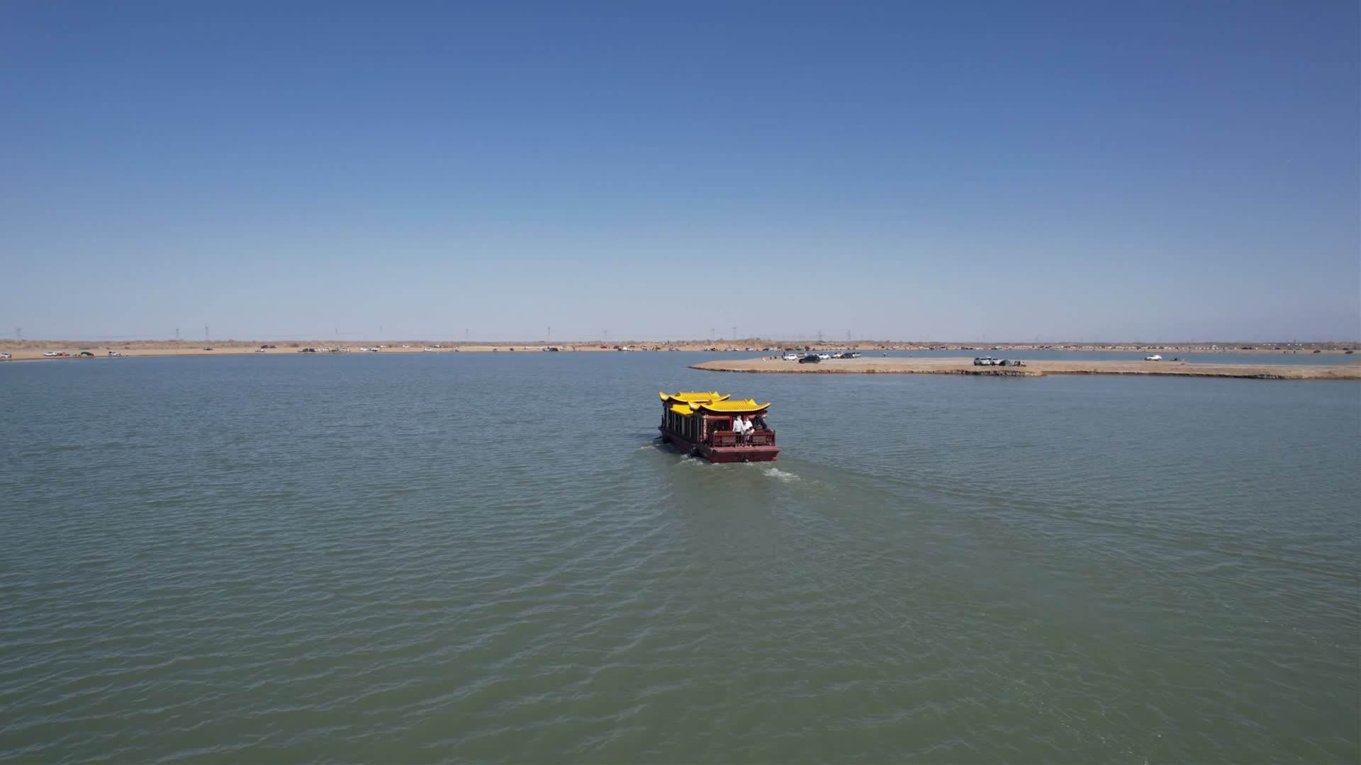沙湖景区里的观光船视频的预览图
