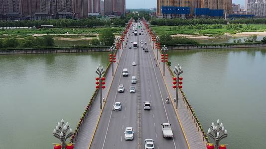 4K航拍咸阳湖景区渭河一号桥视频的预览图