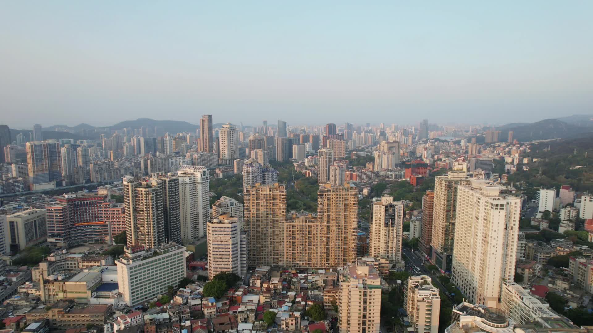 厦门航拍城市建筑风光视频的预览图