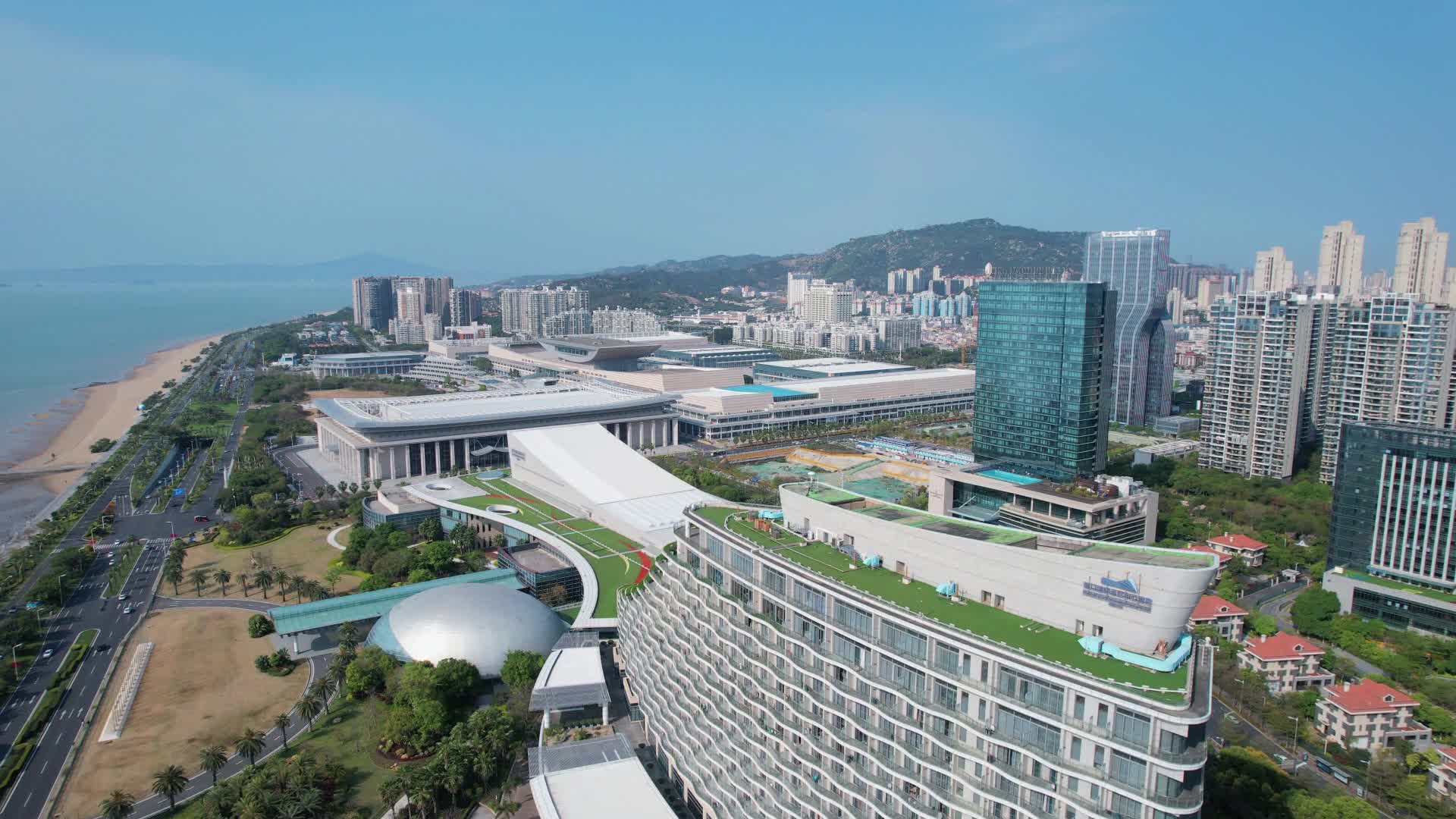 厦门航拍国际会展中心建筑风光视频的预览图