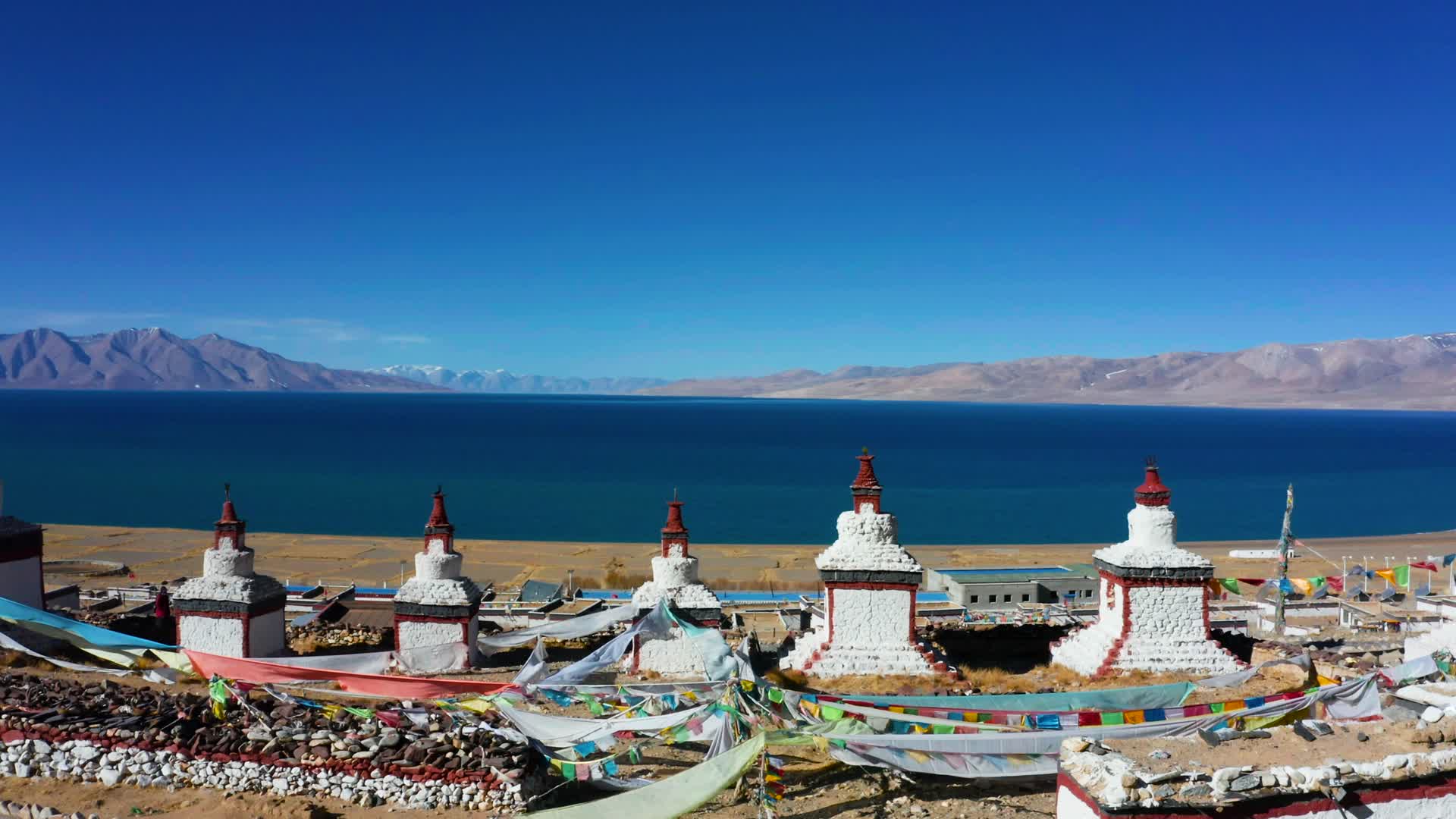 4K航拍西藏圣湖当惹措雍视频的预览图