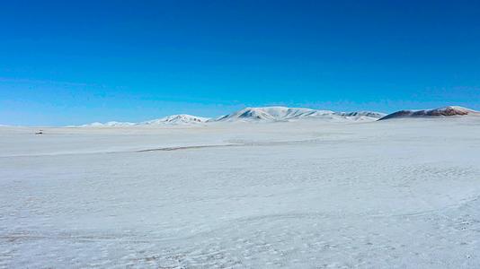 4K航拍青藏高原壮丽雪景视频的预览图