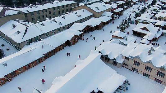俯拍哈尔滨冬日雪景视频的预览图