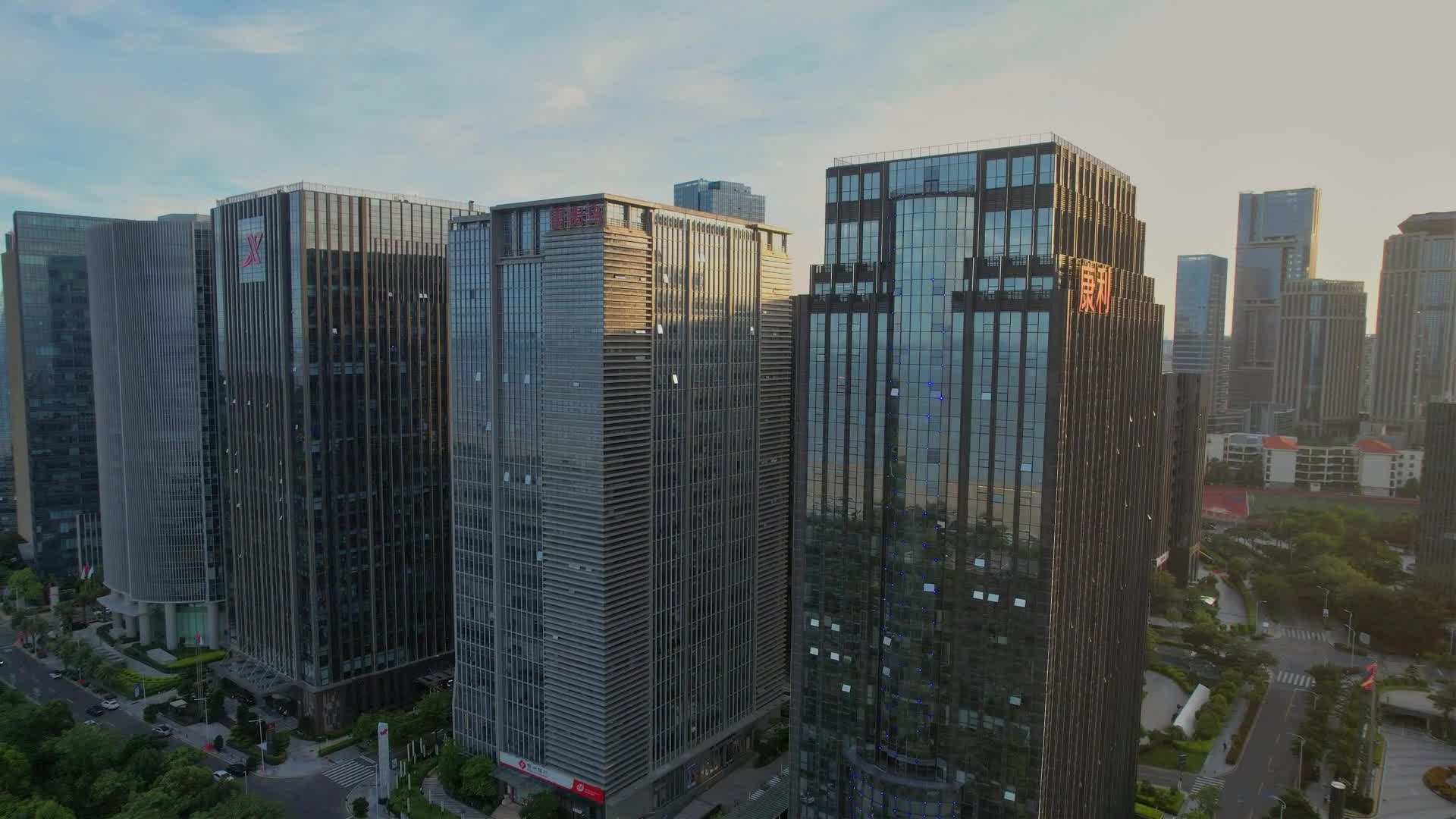 厦门航拍观音山商务中心建筑风光视频的预览图