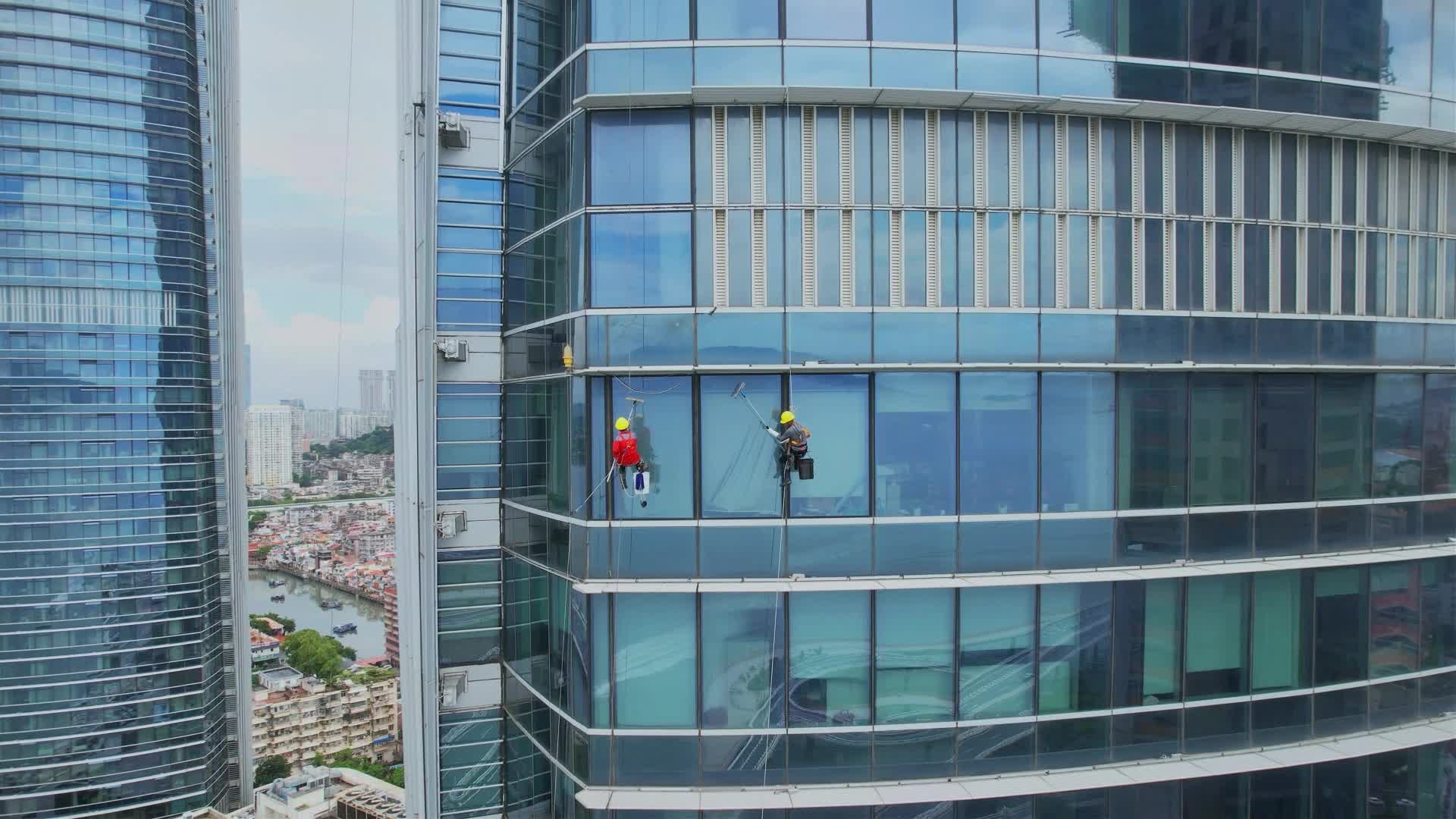厦门航拍高空作业景观视频的预览图