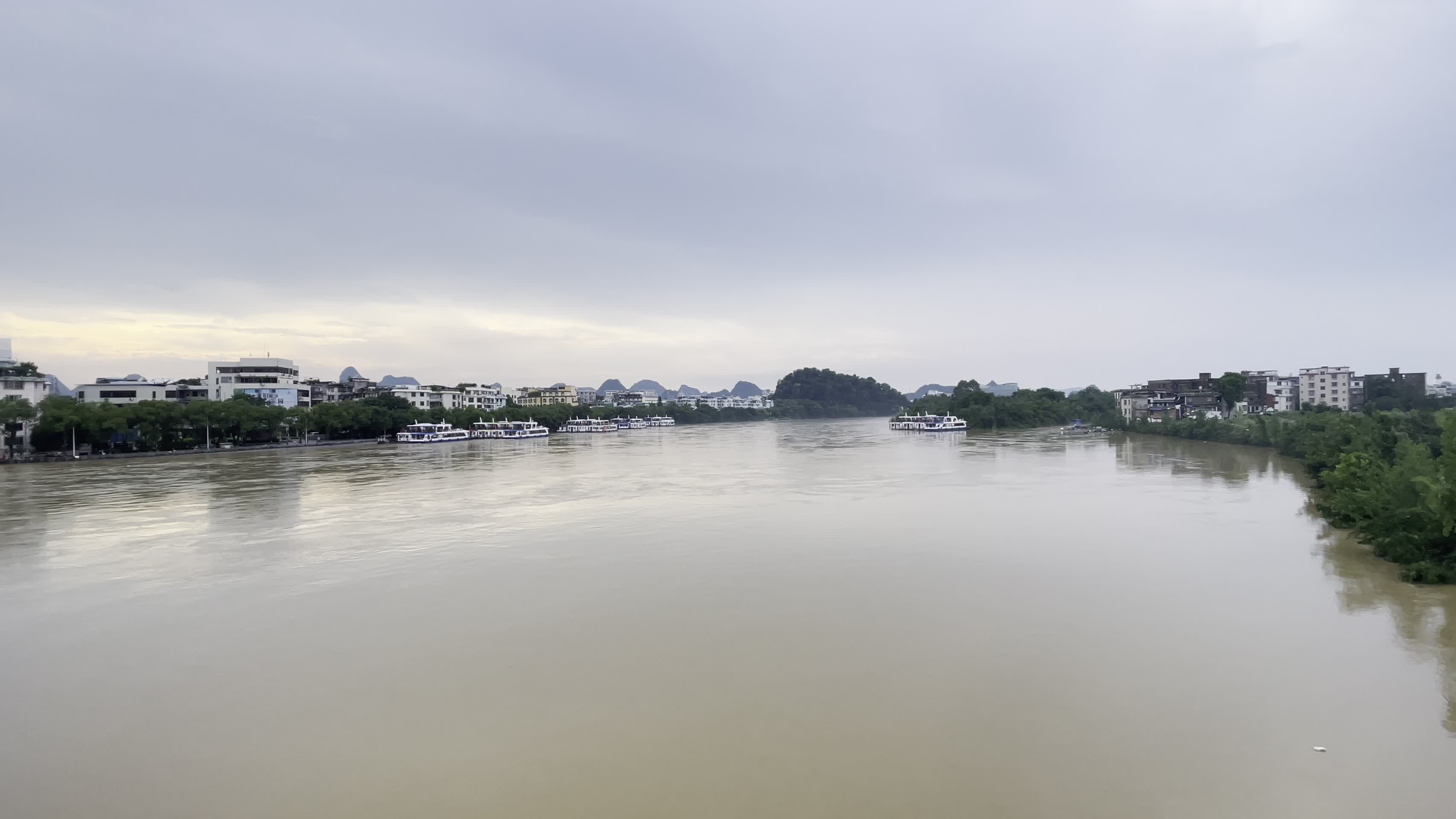 雨后漓江视频的预览图