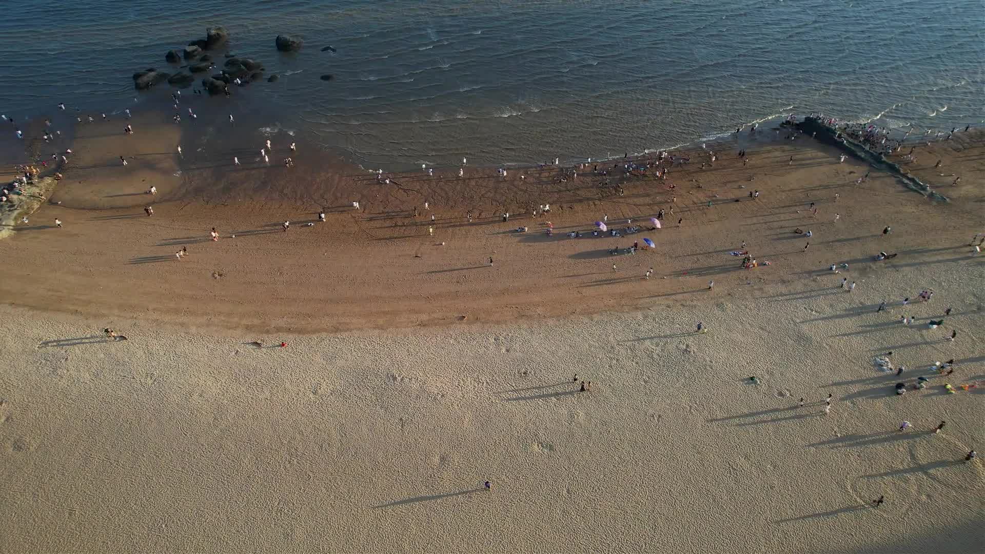 厦门航拍厦大白城沙滩景观视频的预览图