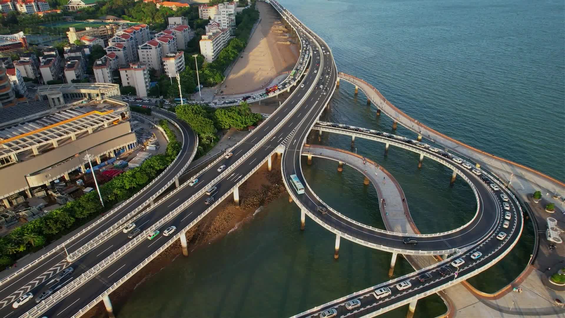 厦门航拍演武大桥建筑风光视频的预览图