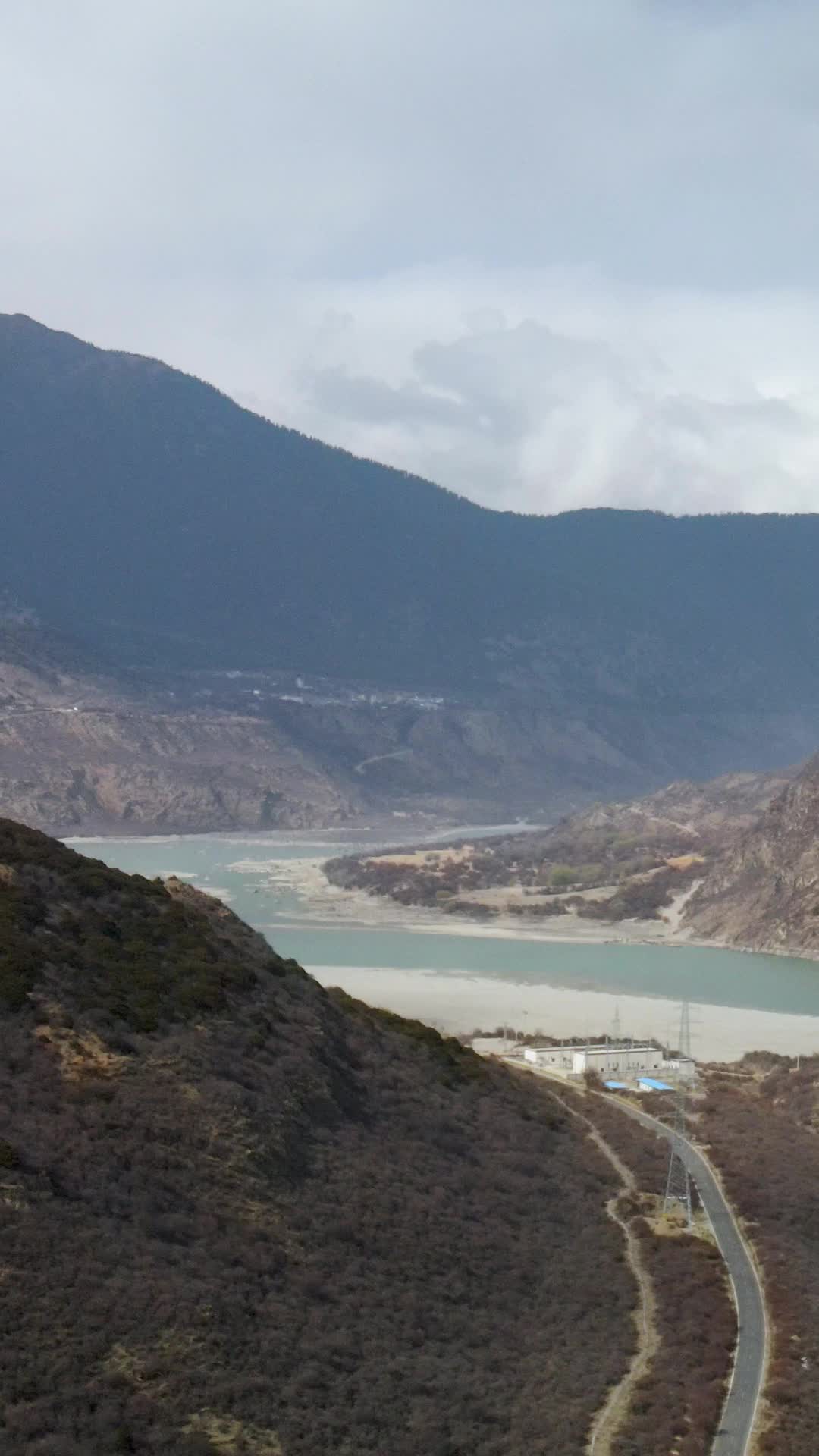 雅鲁在藏族布大峡谷2视频的预览图