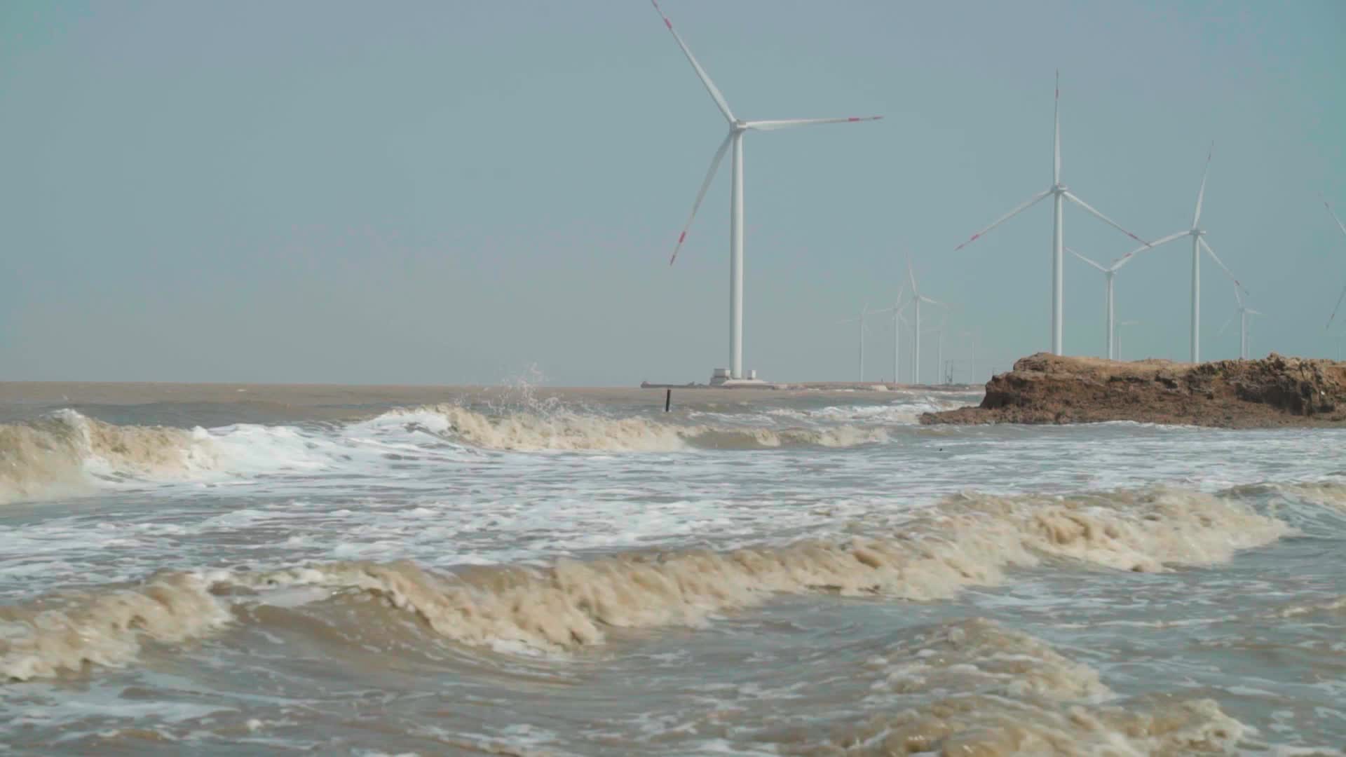 黄海涨潮实拍视频的预览图