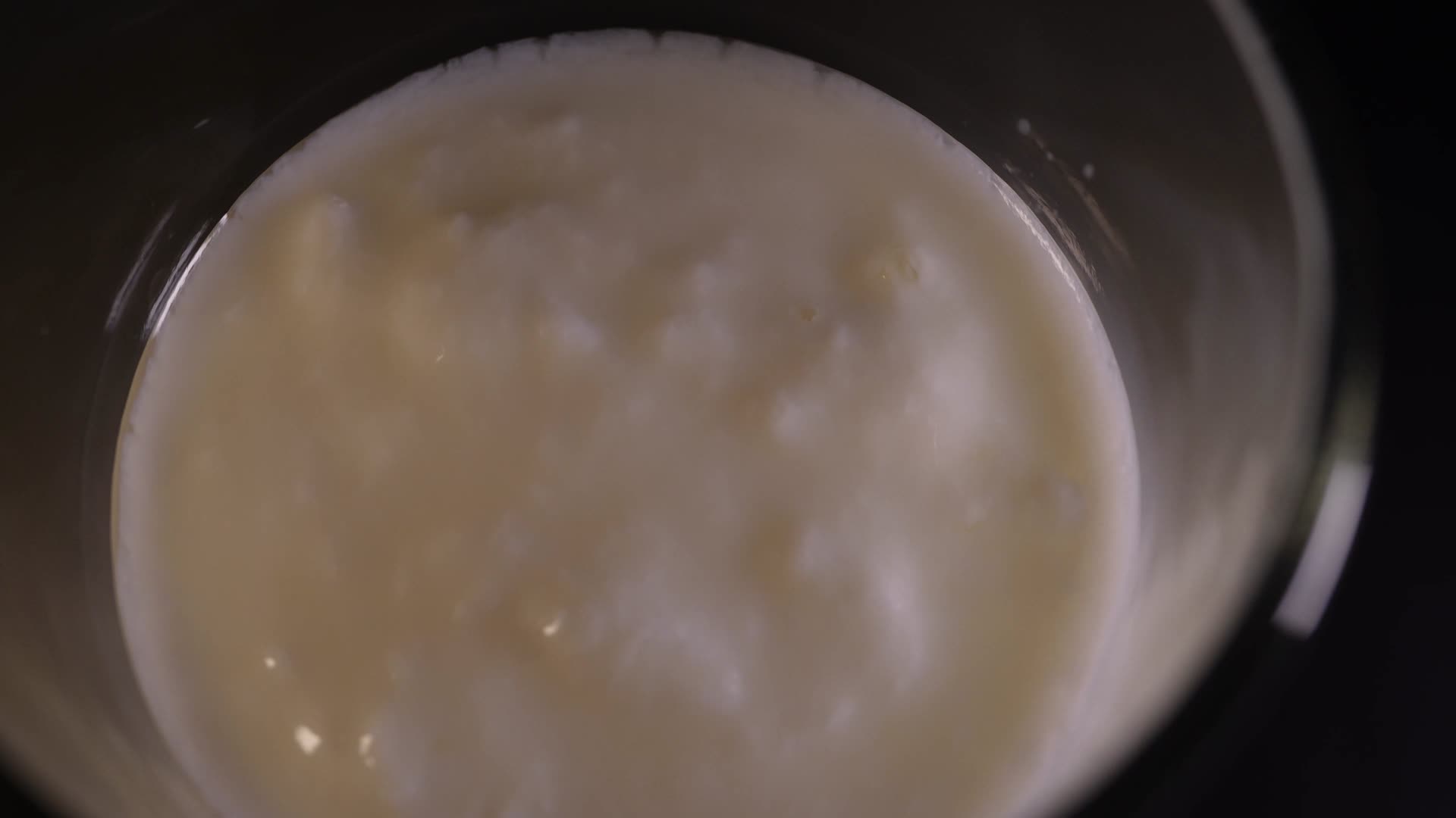 浓稠酸奶酸牛奶奶酪视频的预览图