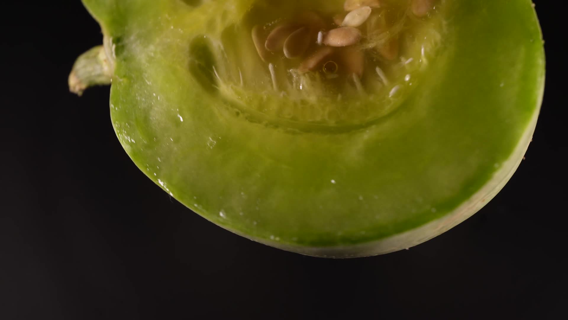 切开的蜜瓜甜瓜绿宝瓜视频的预览图