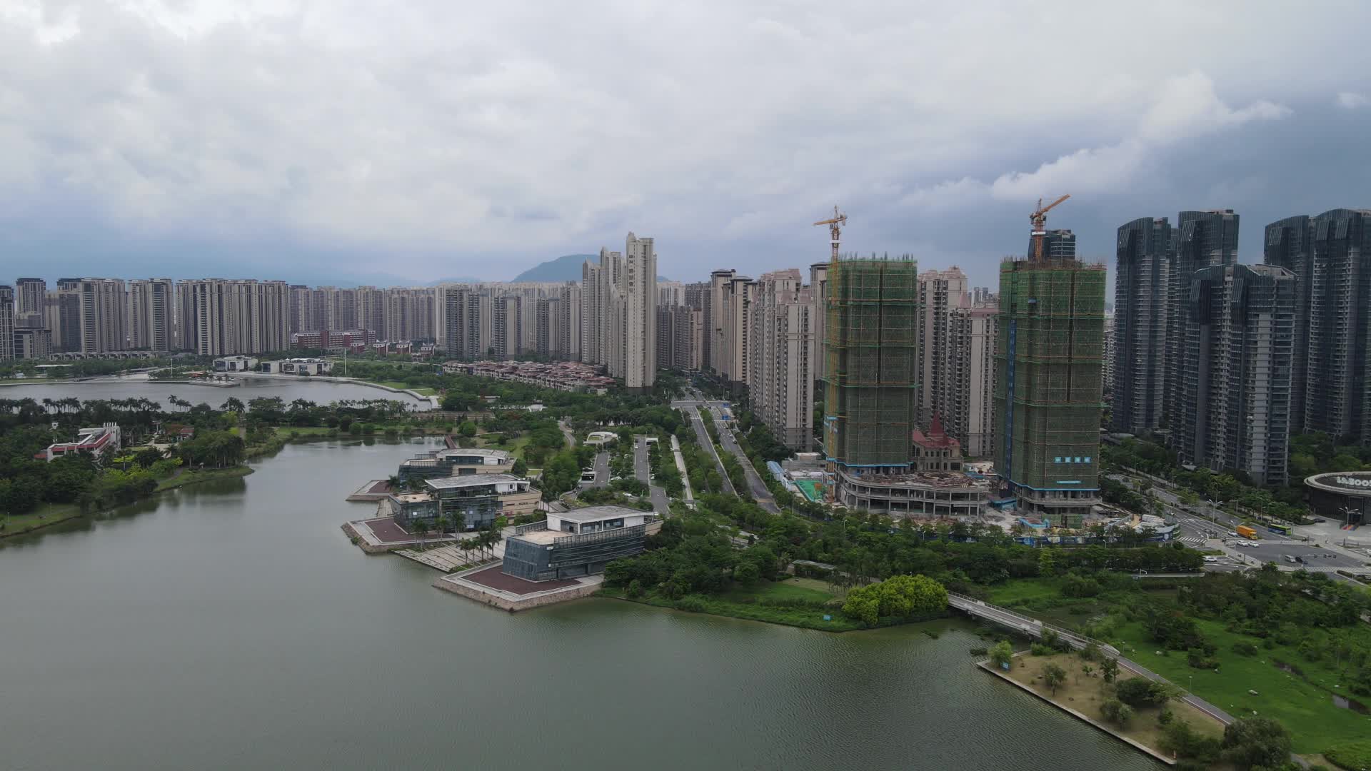 城市航拍福建漳州城市建设视频的预览图
