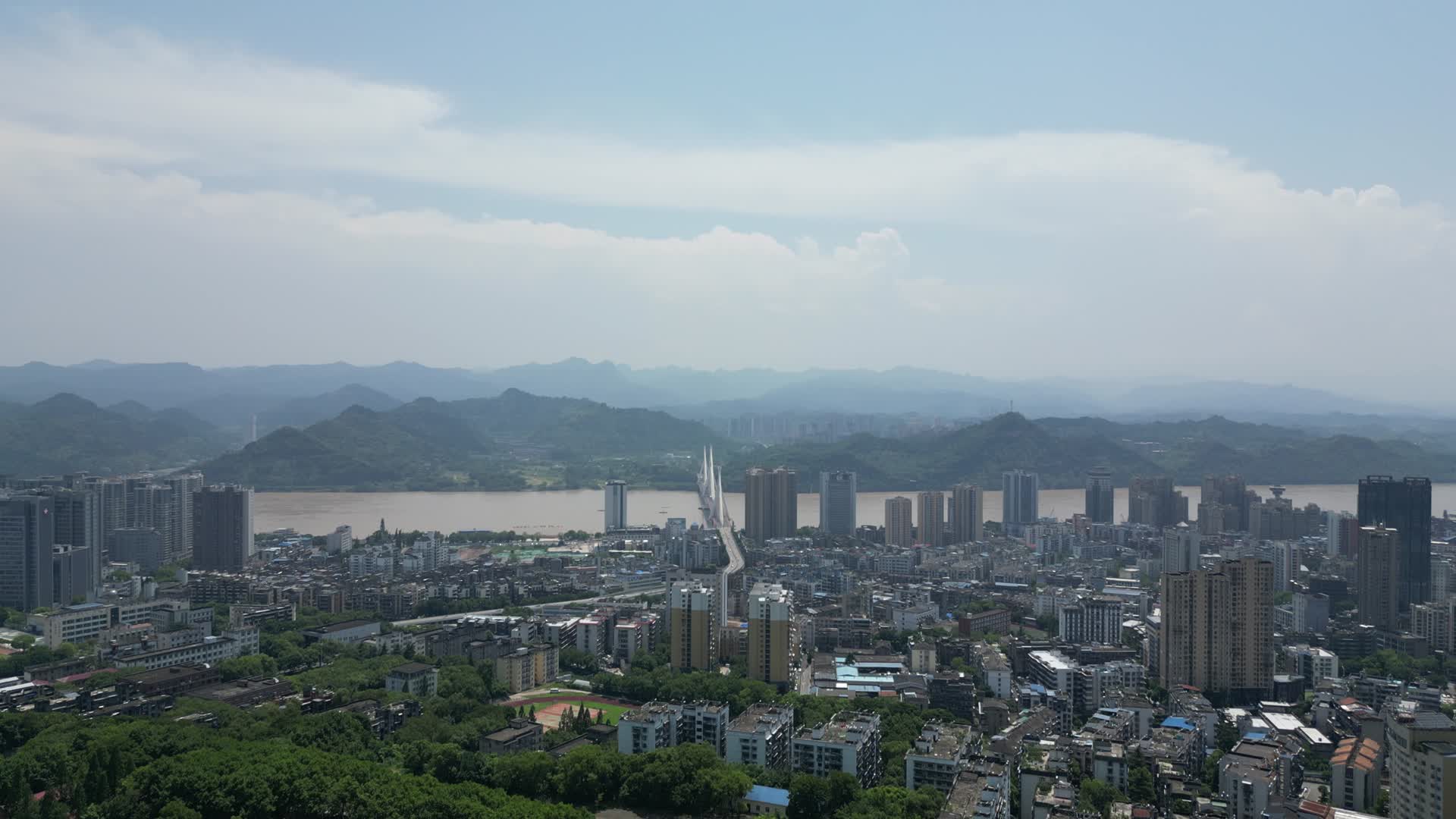 城市航拍湖北宜昌夷陵长江大桥沿江CBD视频的预览图