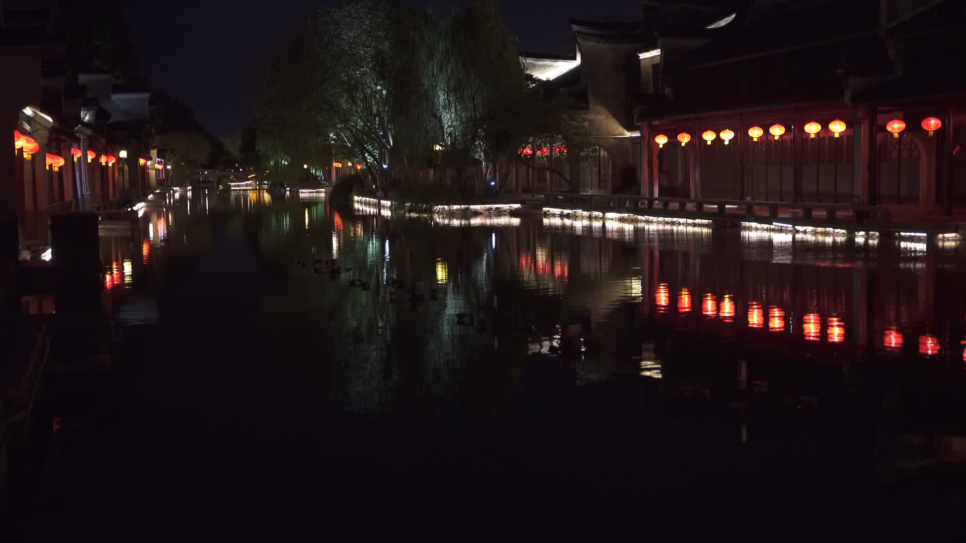 湖州南浔古镇百间楼夜景视频的预览图