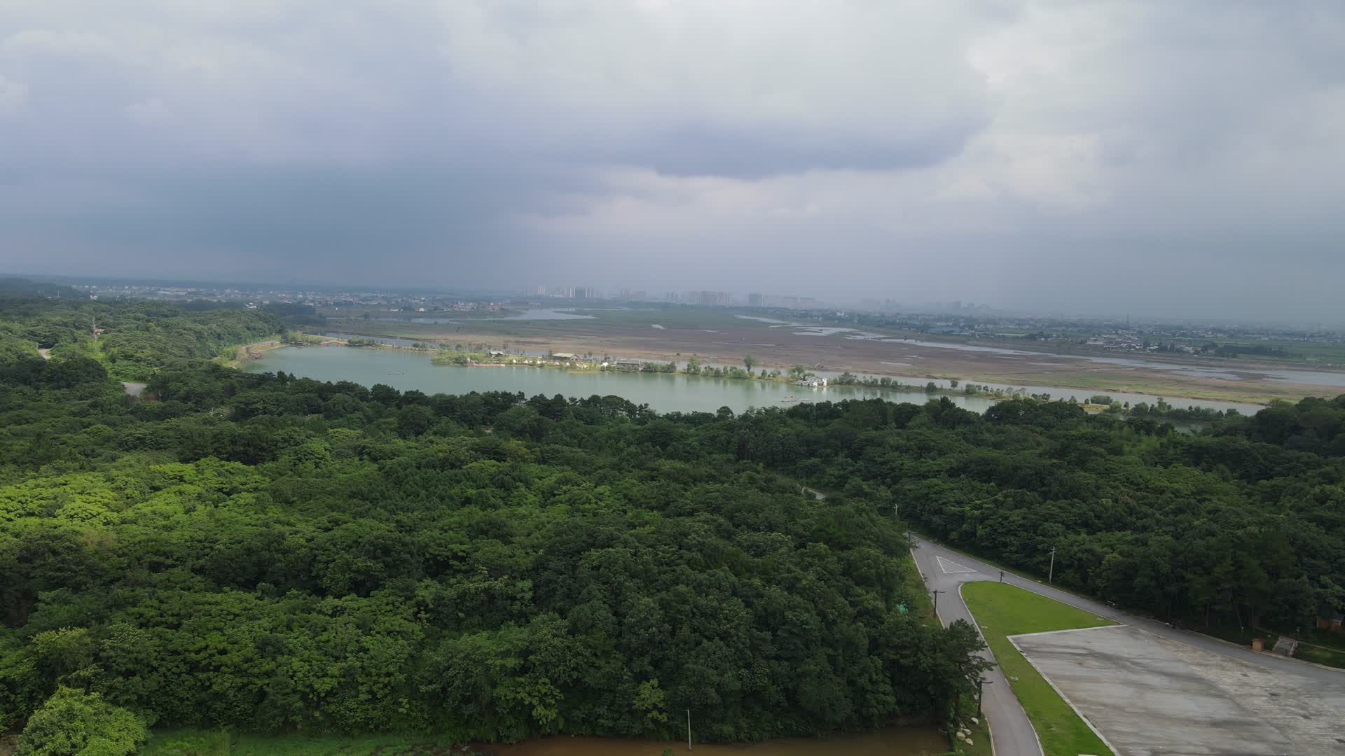 航拍湖南岳阳屈子文化园景区视频的预览图