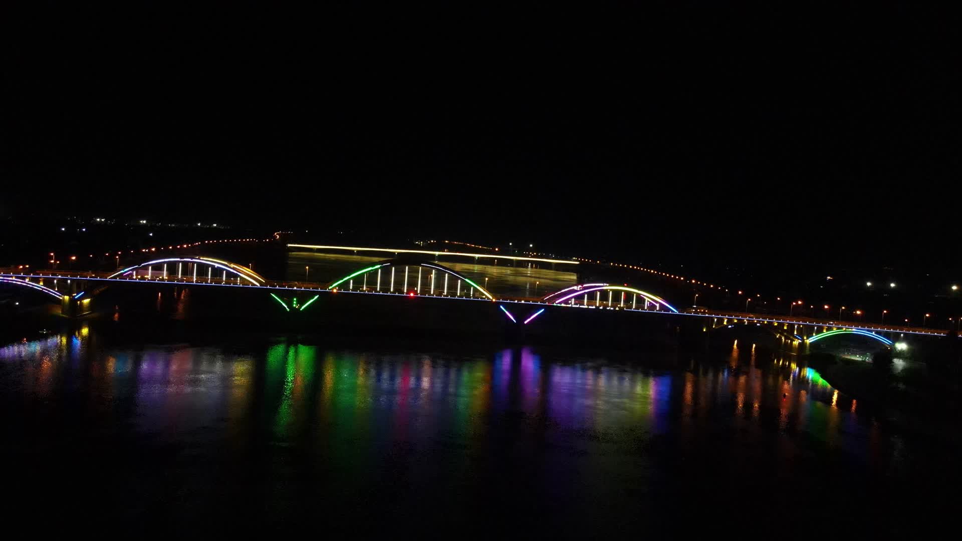 航拍益阳资江二桥夜景视频的预览图