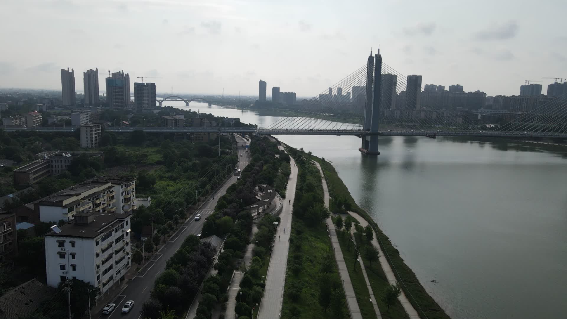 城市航拍益阳资江风光带高楼建筑视频的预览图