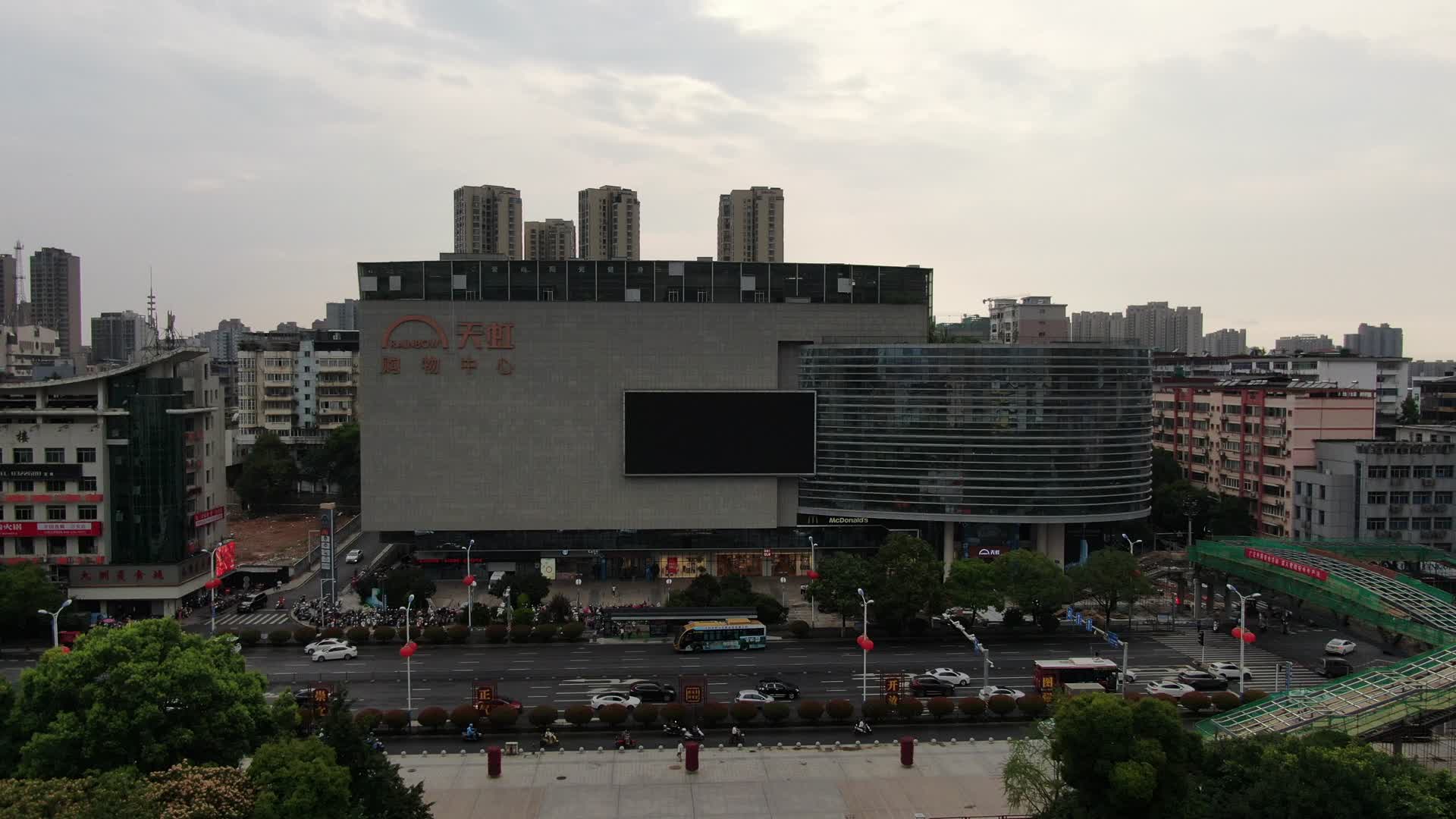 城市航拍江西吉安购物商业圈航拍视频视频的预览图
