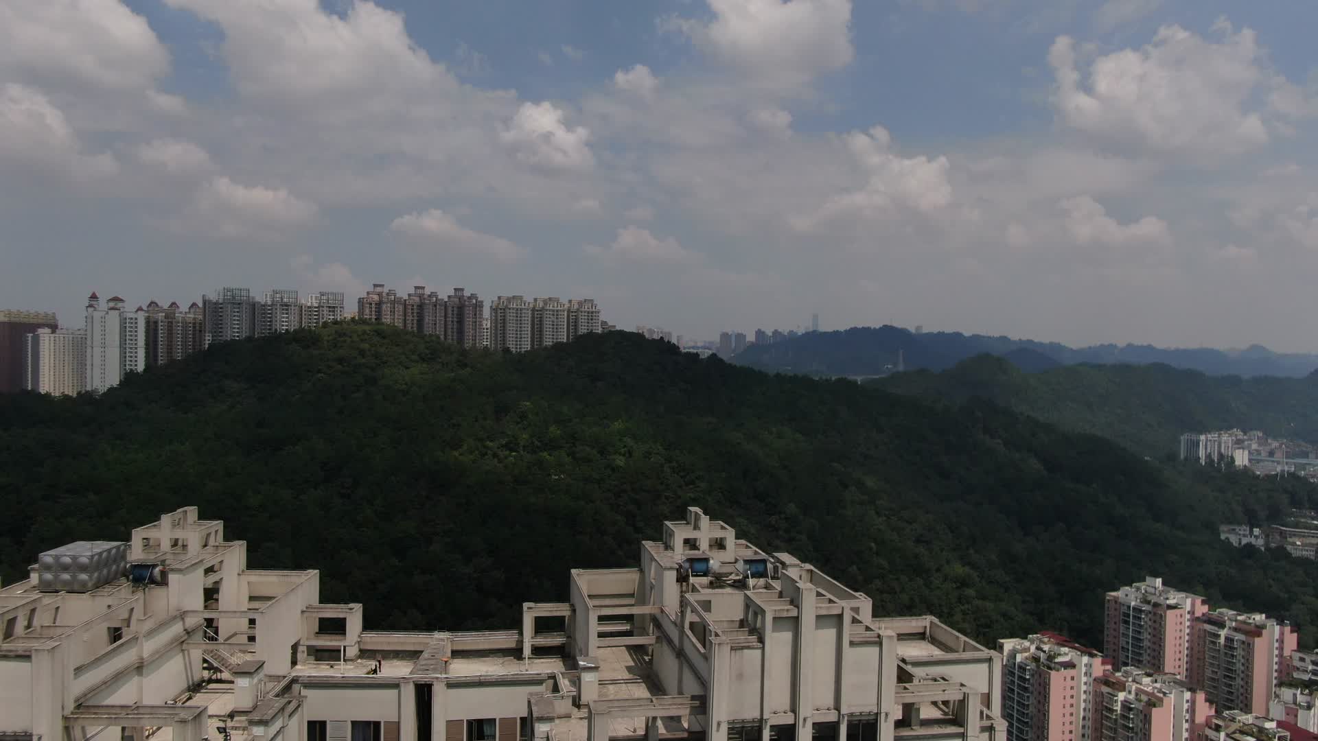 城市航拍贵州贵阳城市建设视频的预览图
