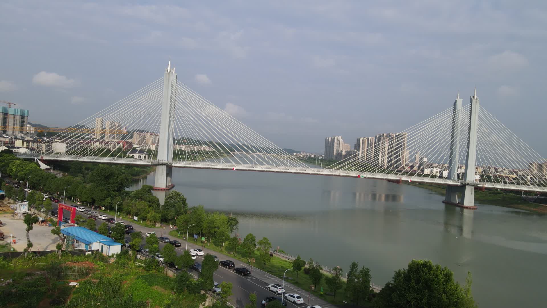 城市航拍湖南益阳跨江大桥视频的预览图