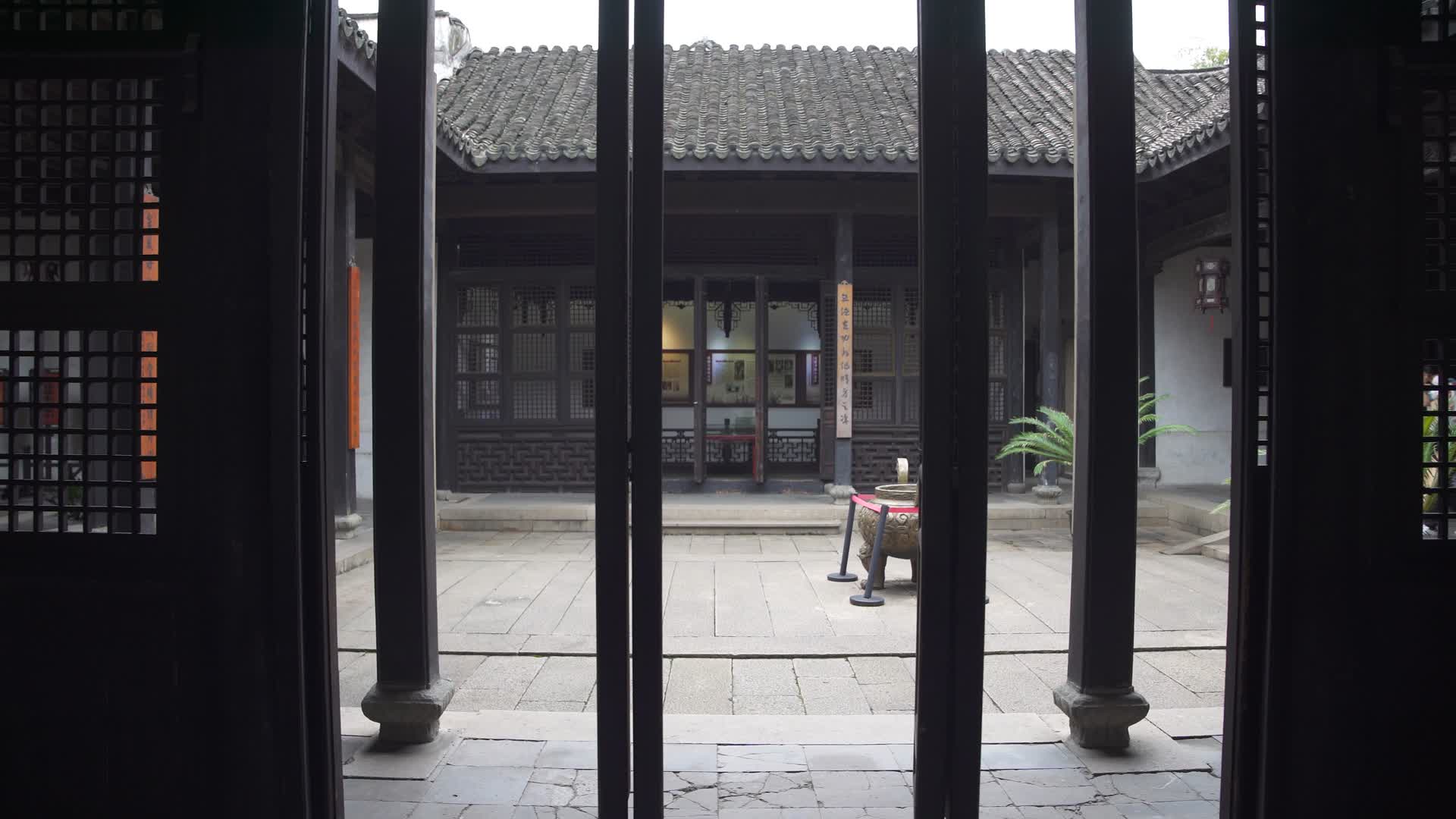 湖州南浔古镇小莲庄刘氏家庙视频的预览图