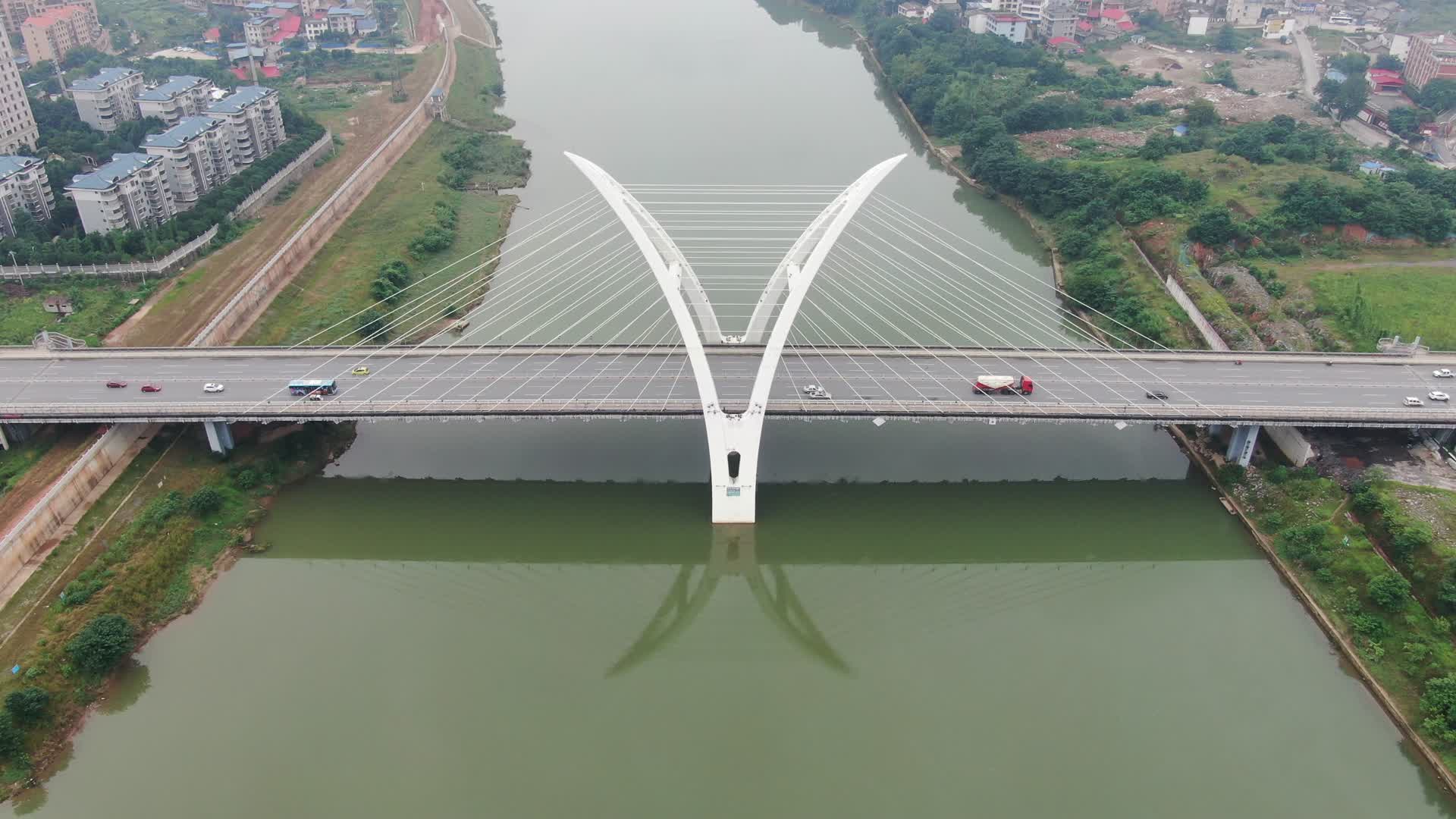城市航拍湖南邵阳雪峰大桥视频的预览图