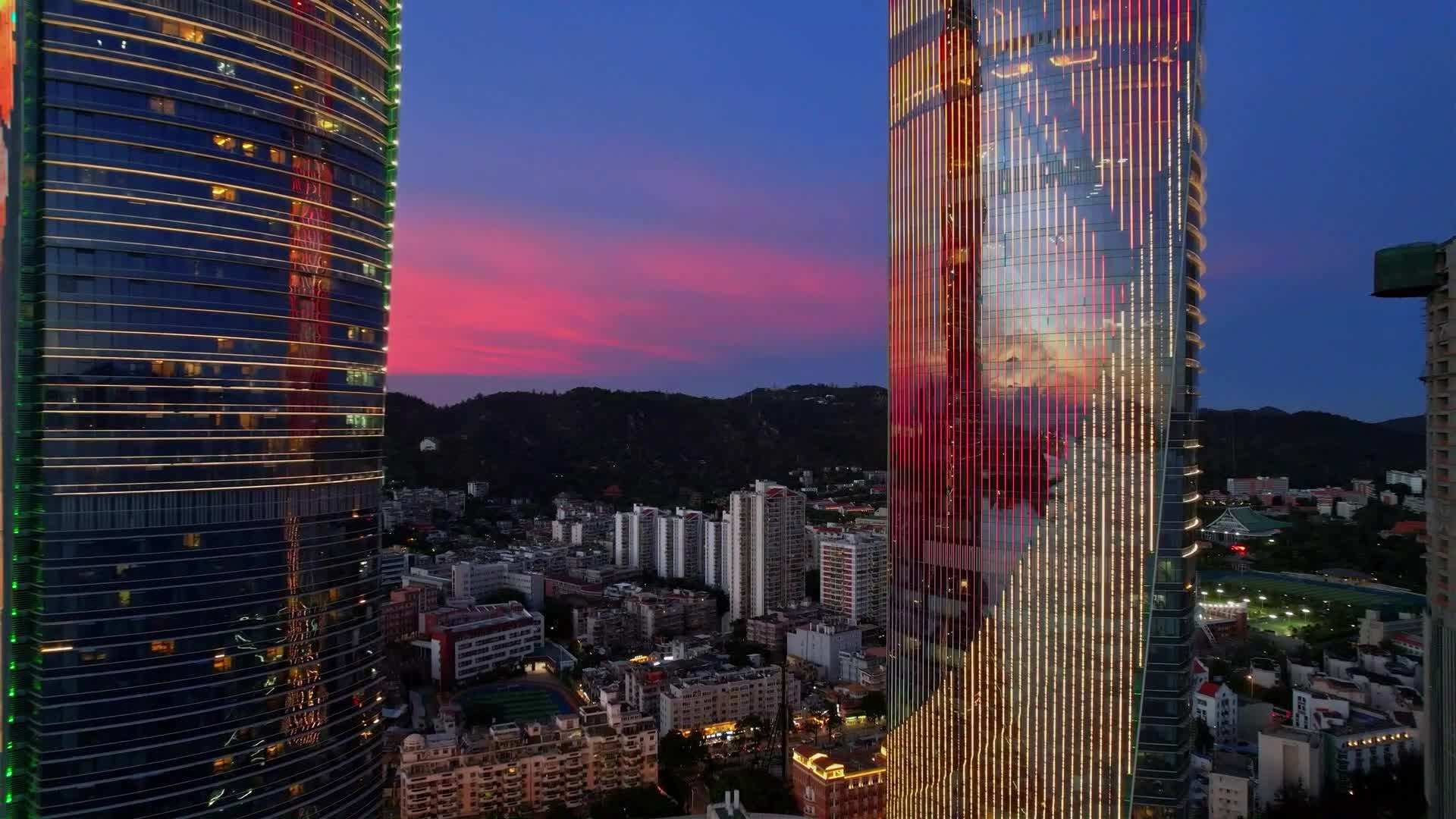 厦门航拍城市火烧云景观视频的预览图