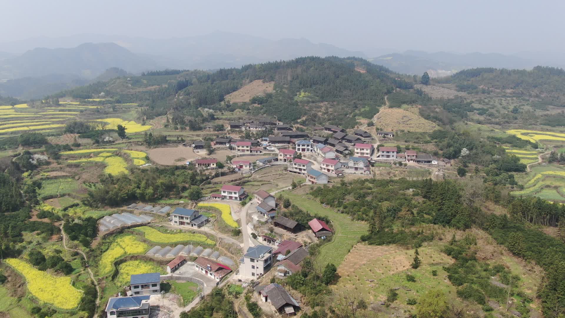 大气湖南集中村落航拍视频的预览图