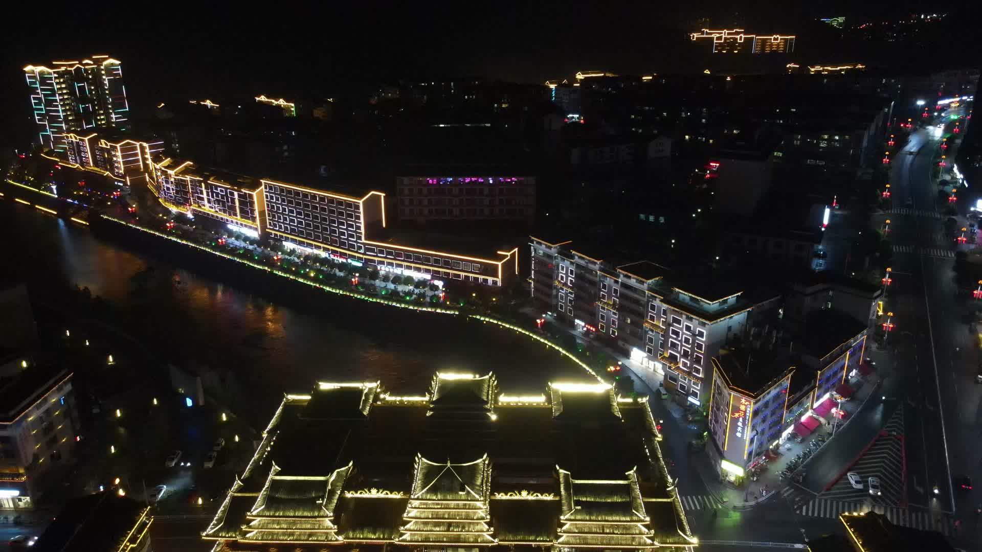 航拍湖南通道侗族特色建筑夜景灯光视频的预览图