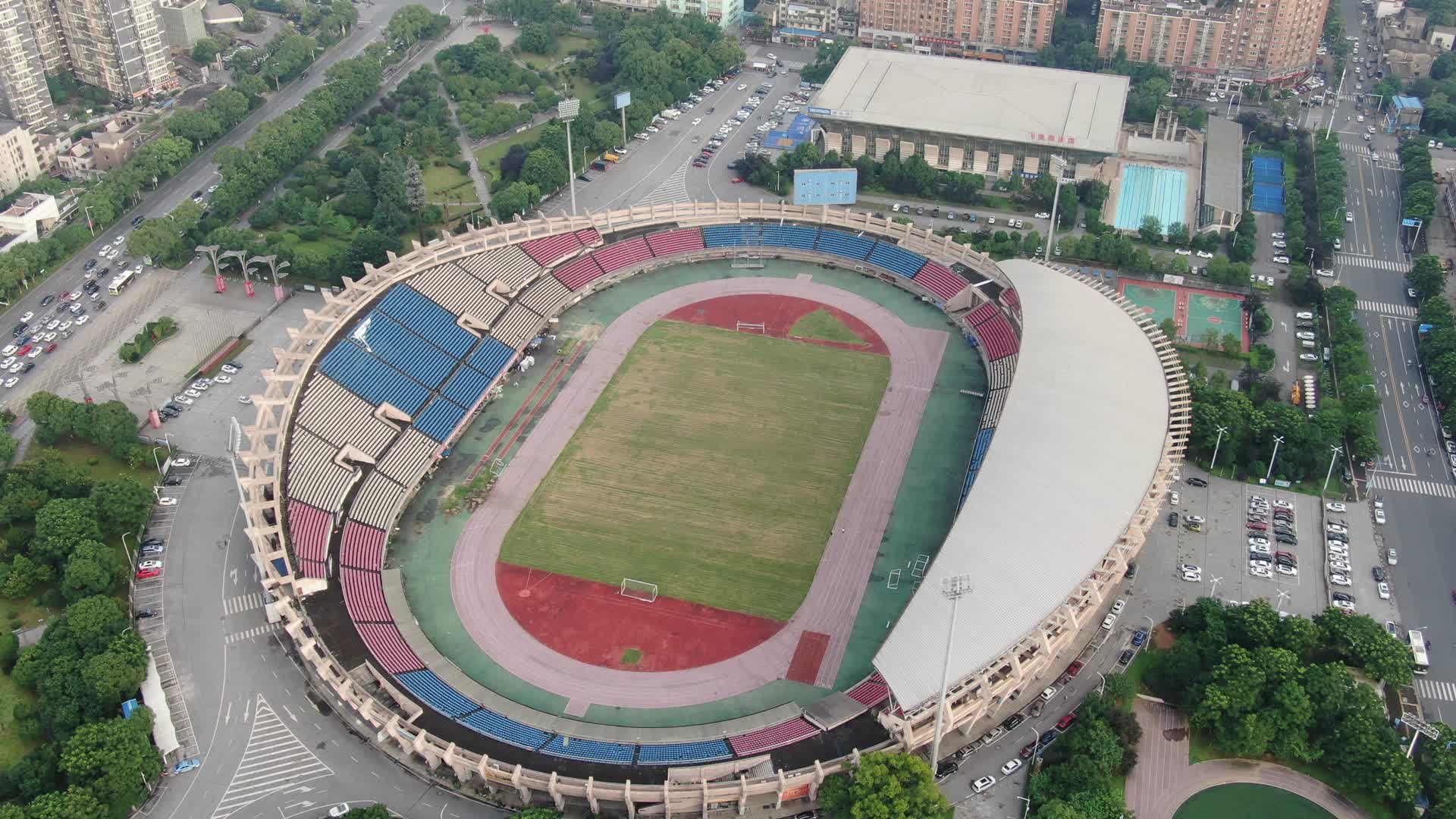 湖南湘潭体育中心航拍视频的预览图