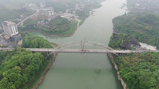 湖南湘西芙蓉镇大桥航拍视频的预览图