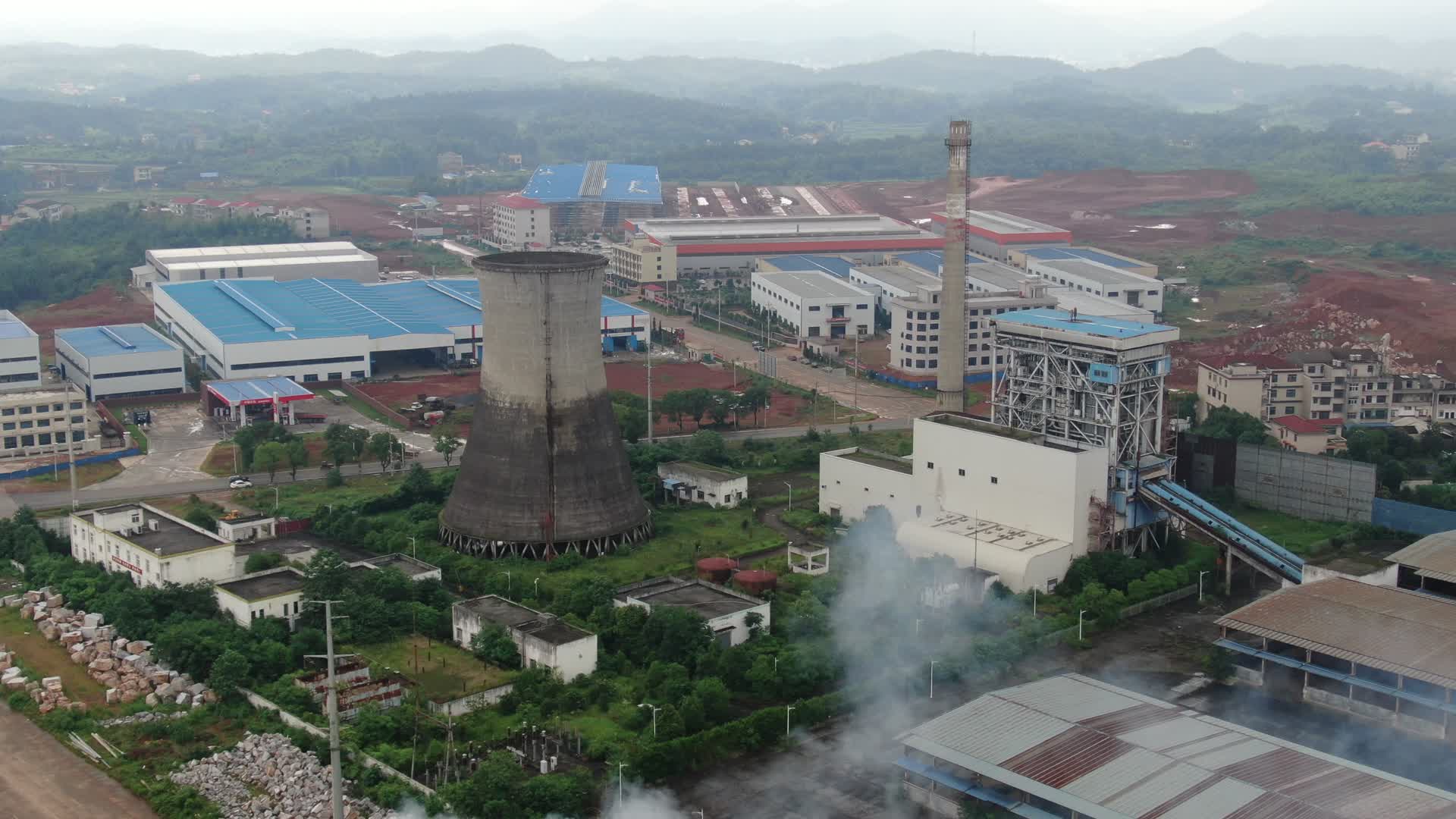 航拍工业生产工厂视频的预览图