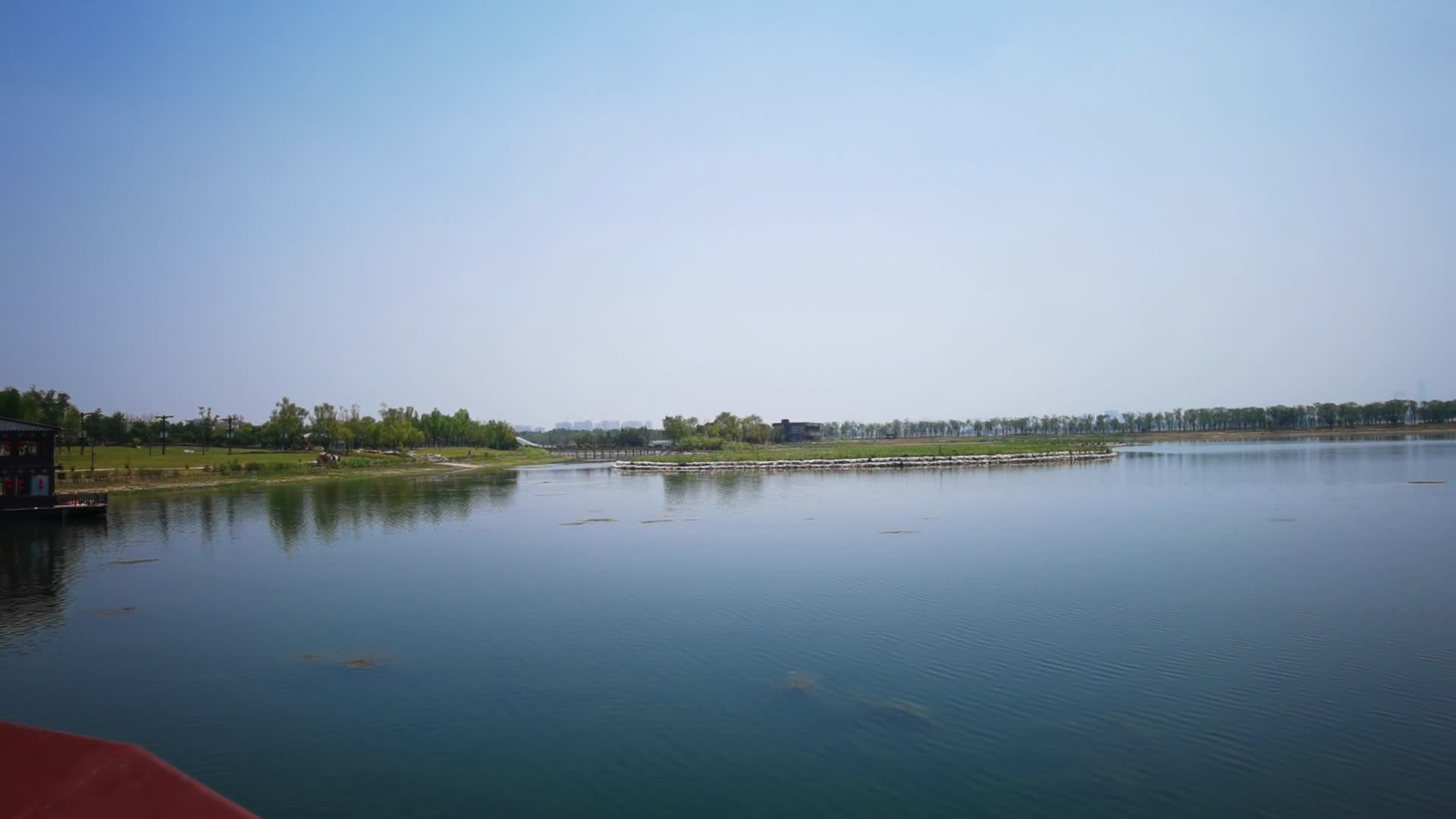 西安碧玉池湿地公园视频的预览图