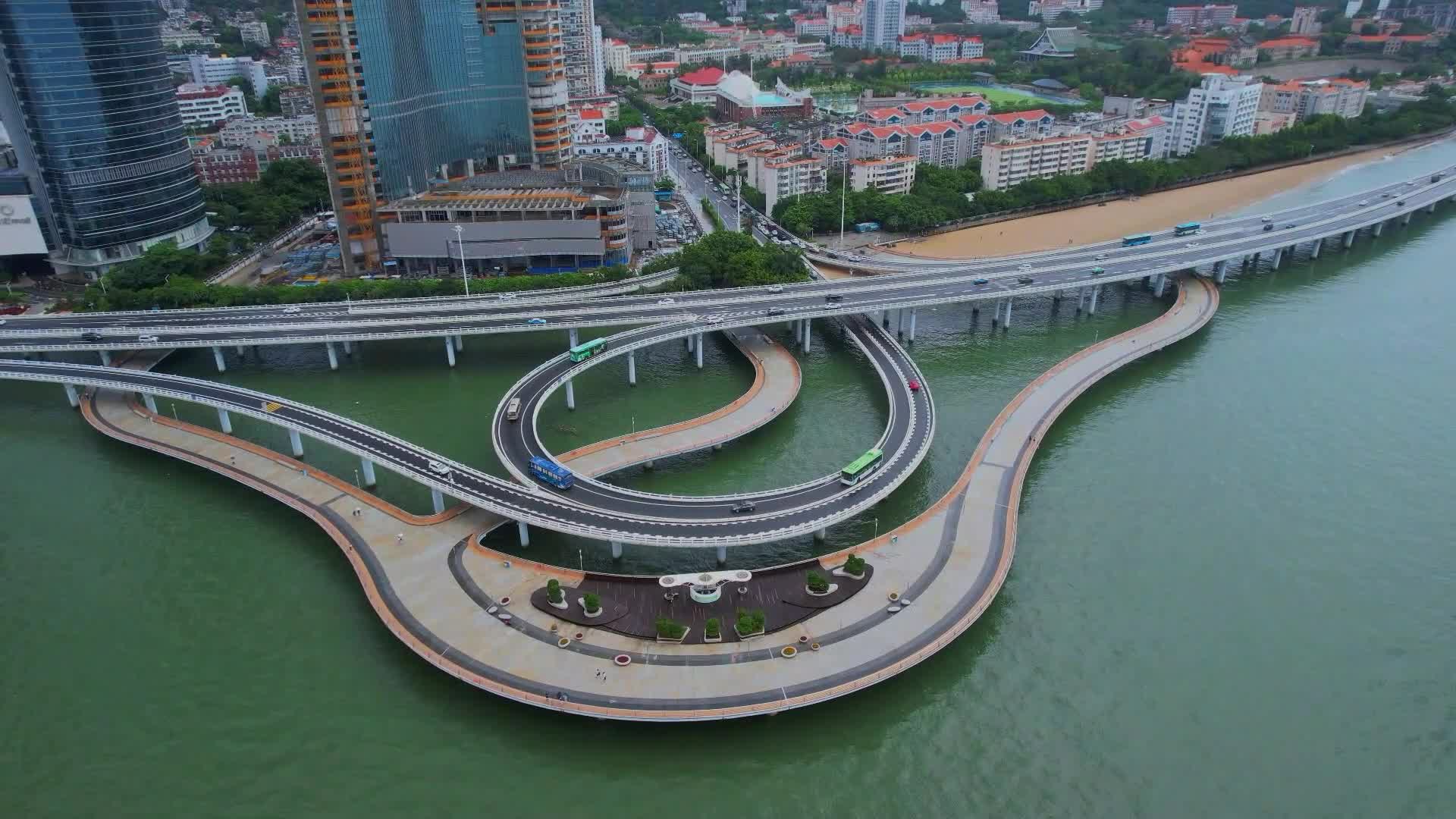 厦门航拍演武大桥建筑景观视频的预览图