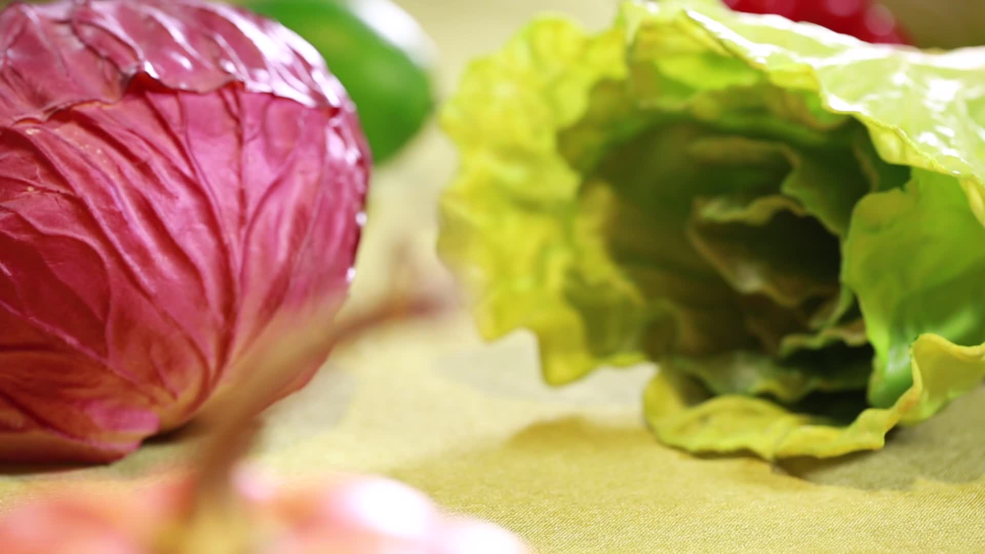 镜头合集切韭菜蔬菜春菜包饺子视频的预览图