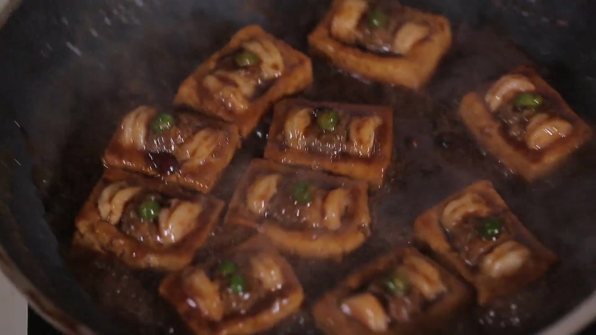 镜头合集平底锅煎制酿豆腐豆腐盒子视频的预览图