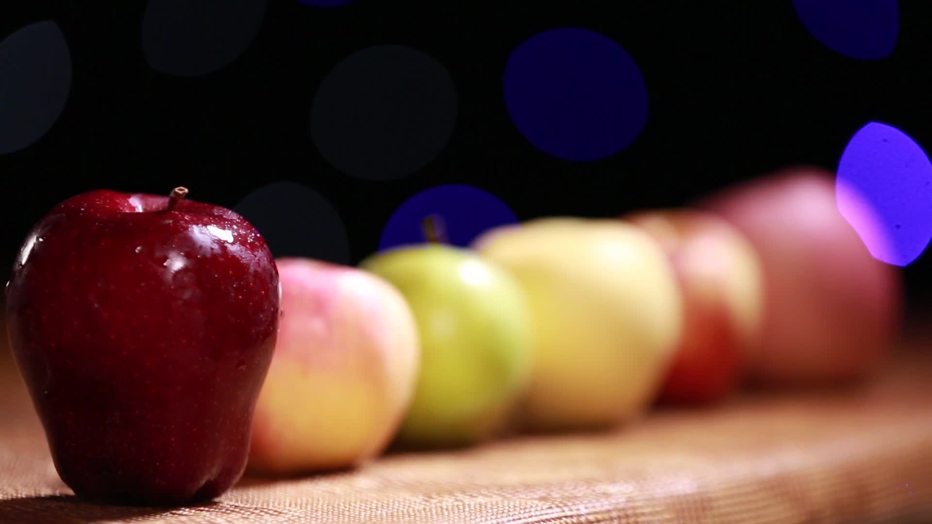 镜头合集各种颜色的苹果视频的预览图